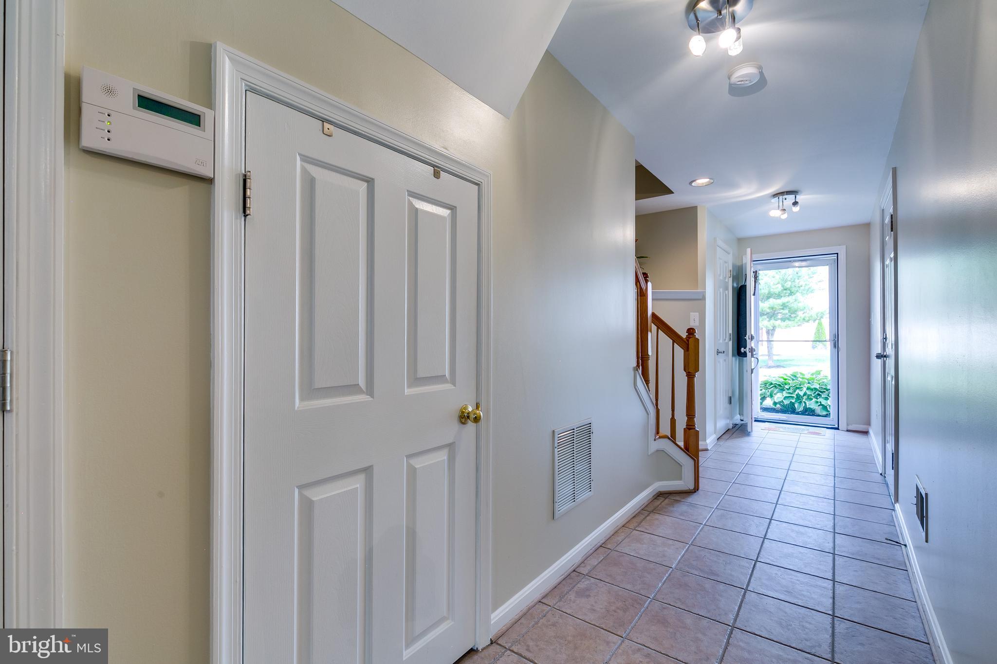 SACRAMENTO MEWS - Residential