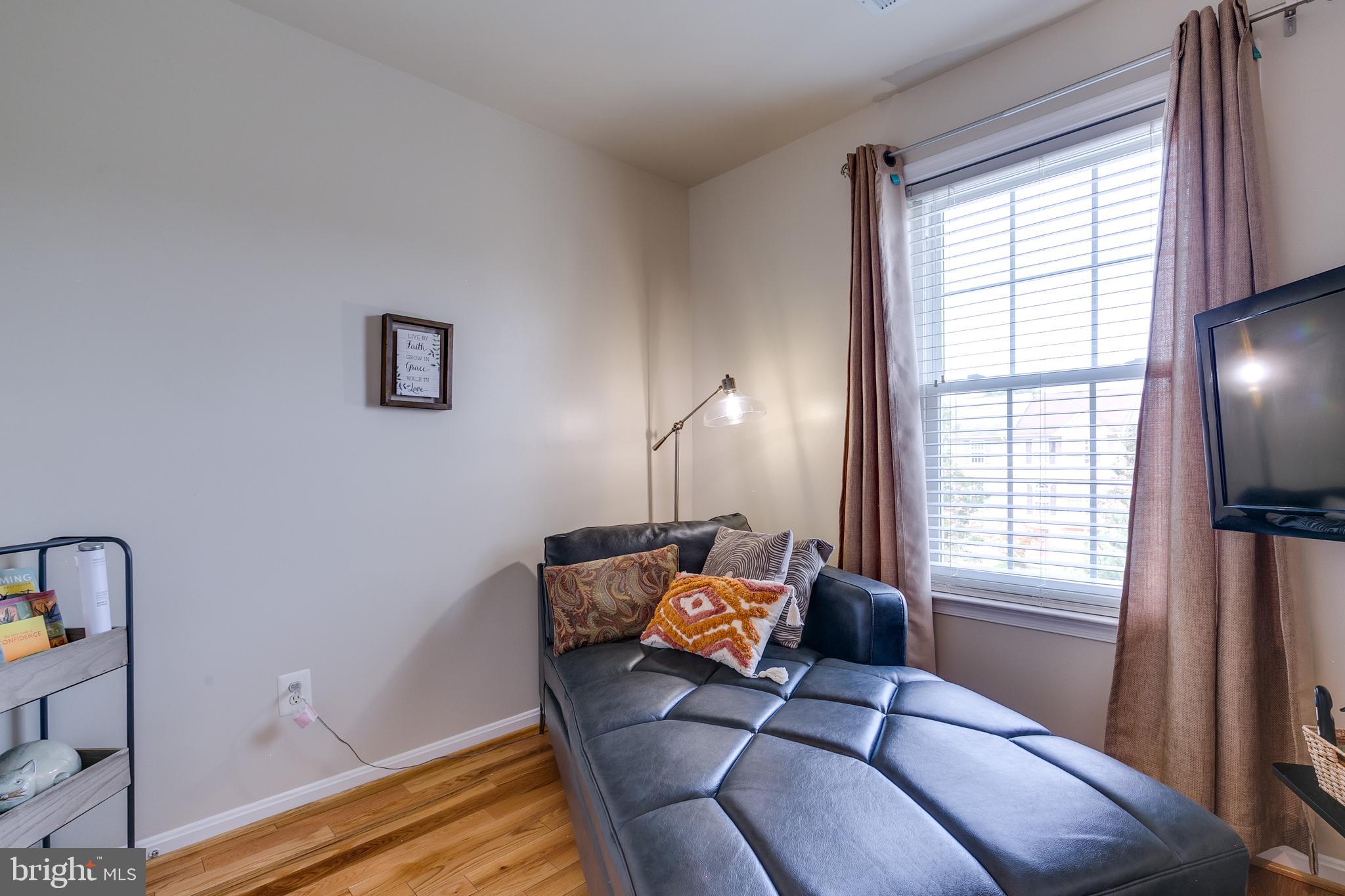 SACRAMENTO MEWS - Residential