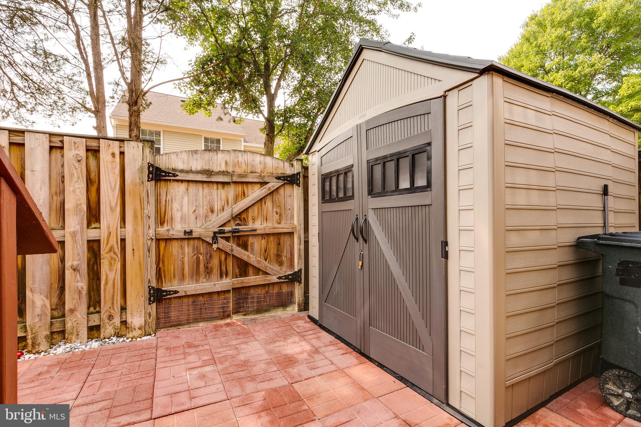 SACRAMENTO MEWS - Residential