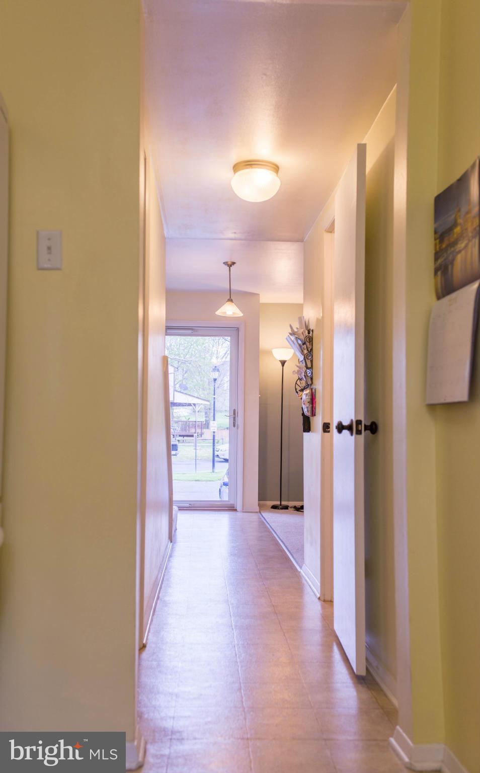 SEVEN COURTS - Residential