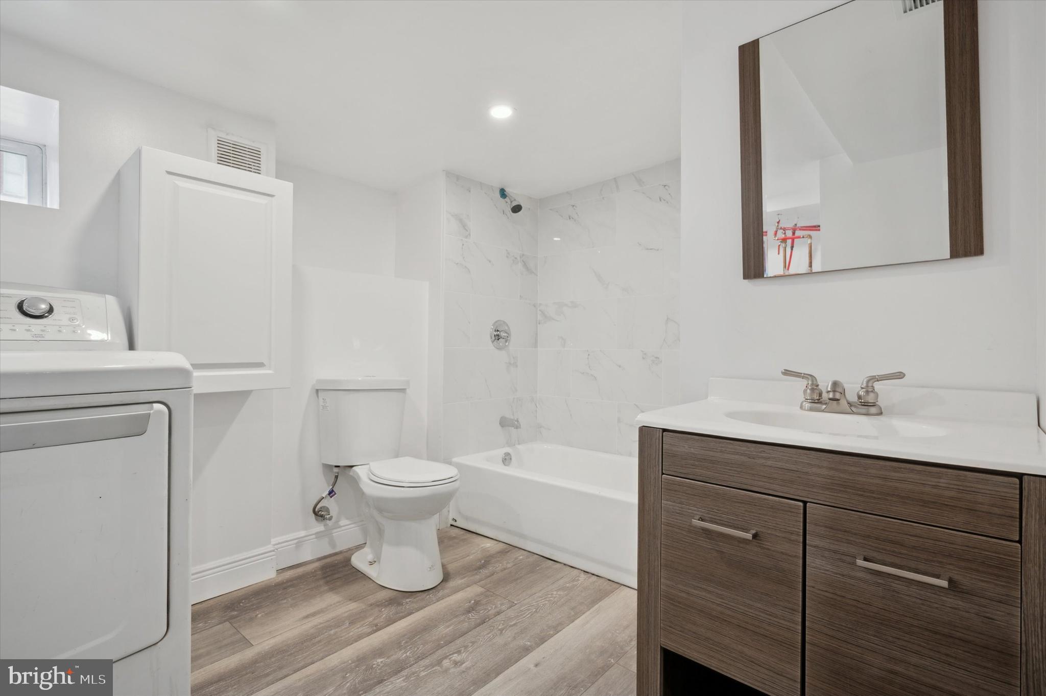 WEST OAK LANE - Residential