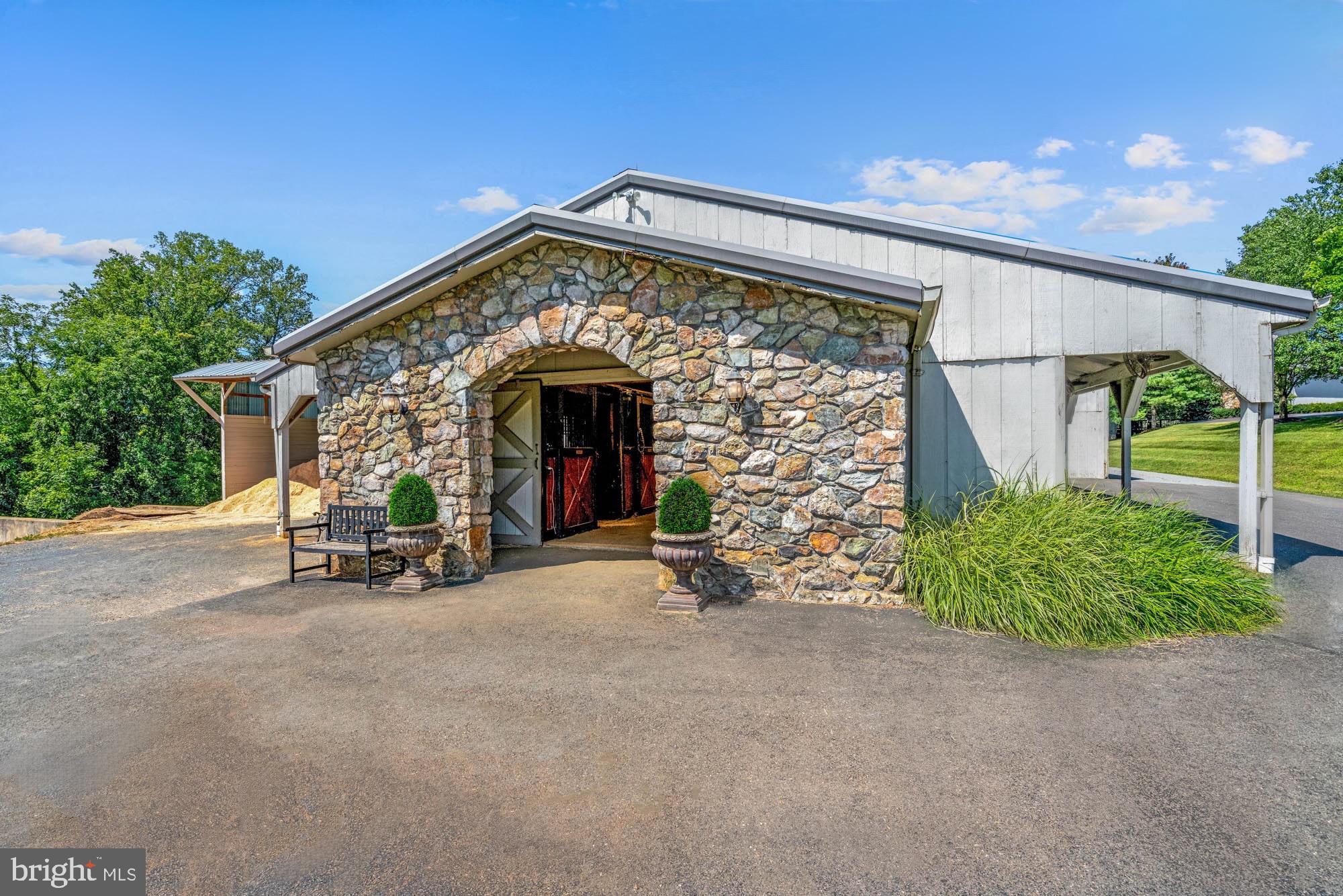 BELLEVUE FARMS - Residential