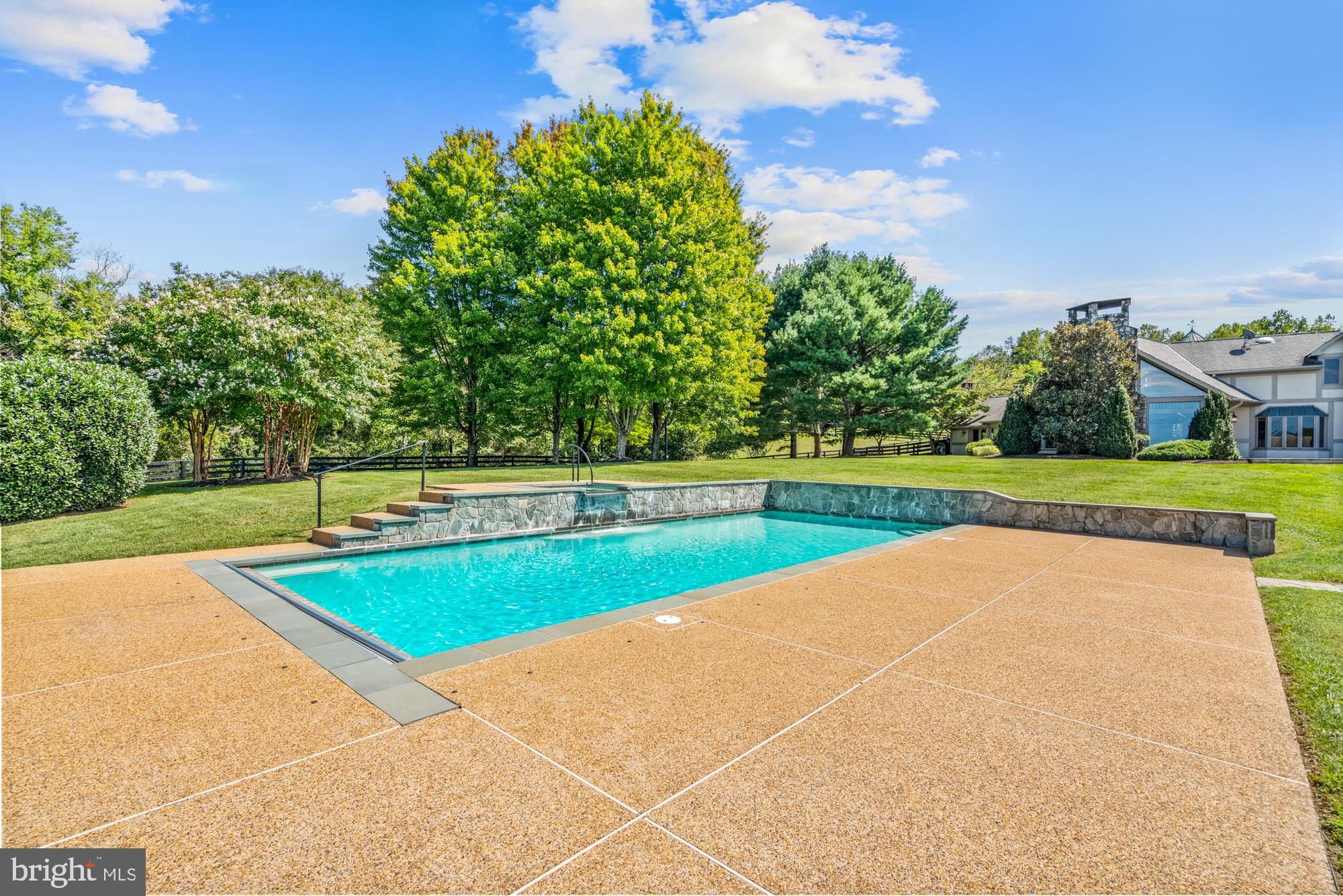 BELLEVUE FARMS - Residential