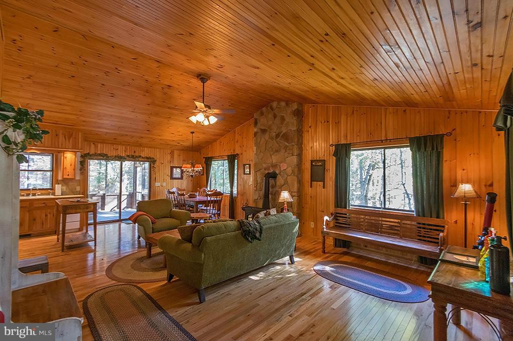 RIVER RIDGE - Residential