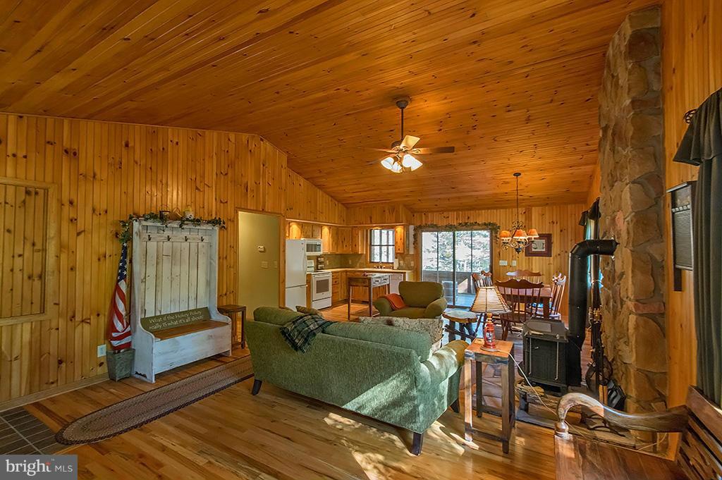 RIVER RIDGE - Residential