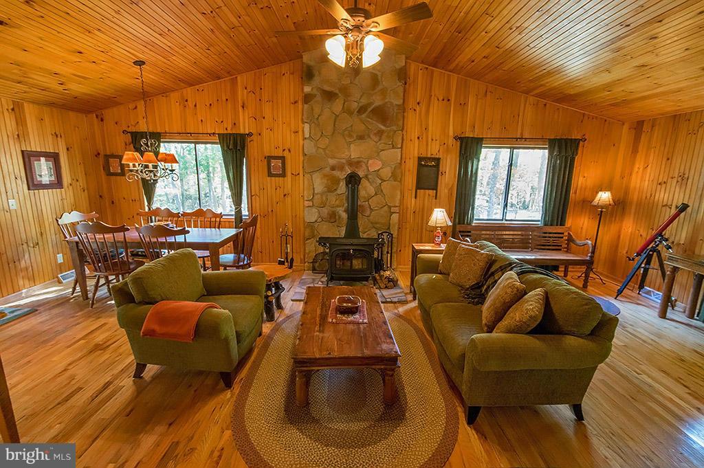 RIVER RIDGE - Residential