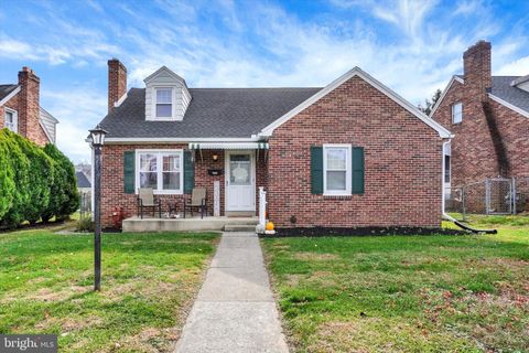 1552 WAYNE AVENUE YORK PA 17403