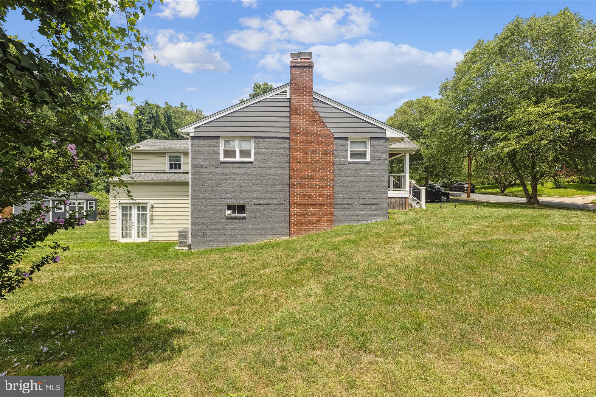 BROYHILL PARK - Residential Lease