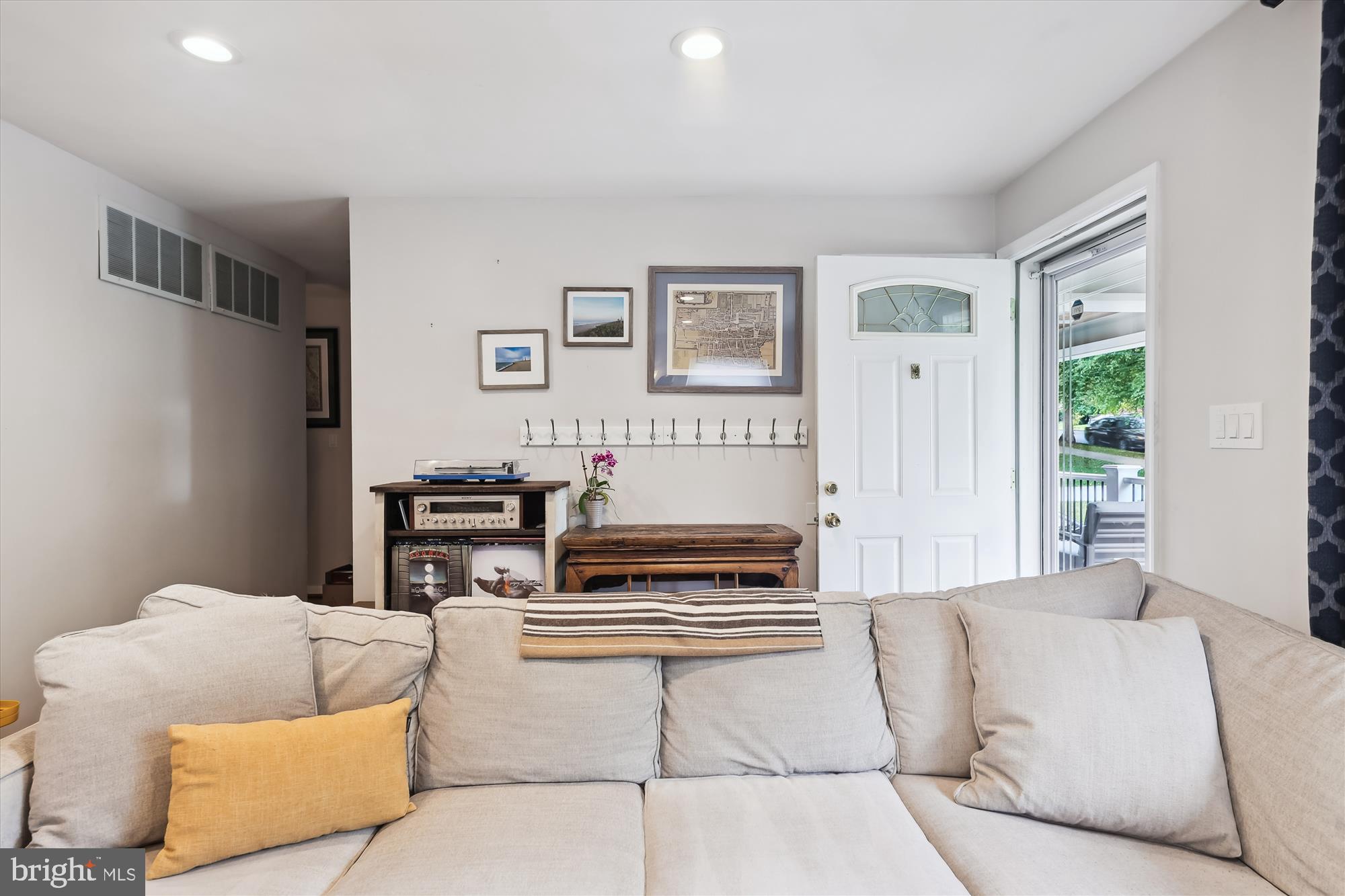 BROYHILL PARK - Residential Lease