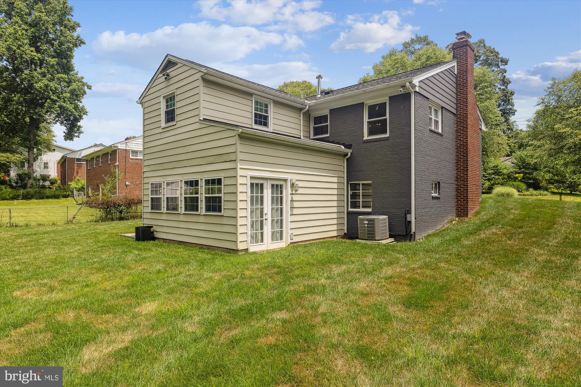 BROYHILL PARK - Residential Lease