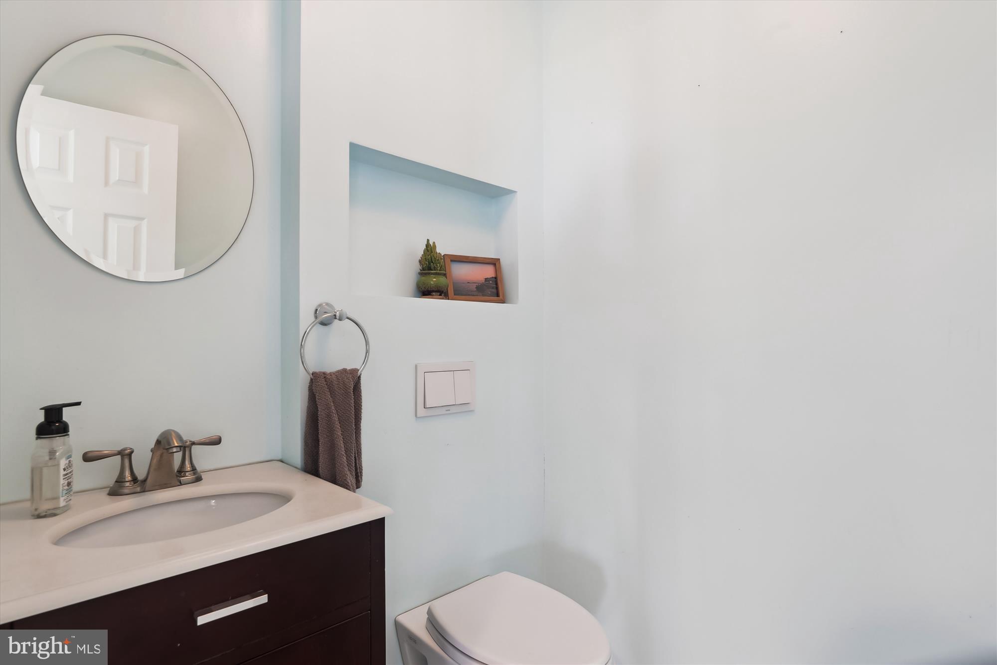 BROYHILL PARK - Residential Lease