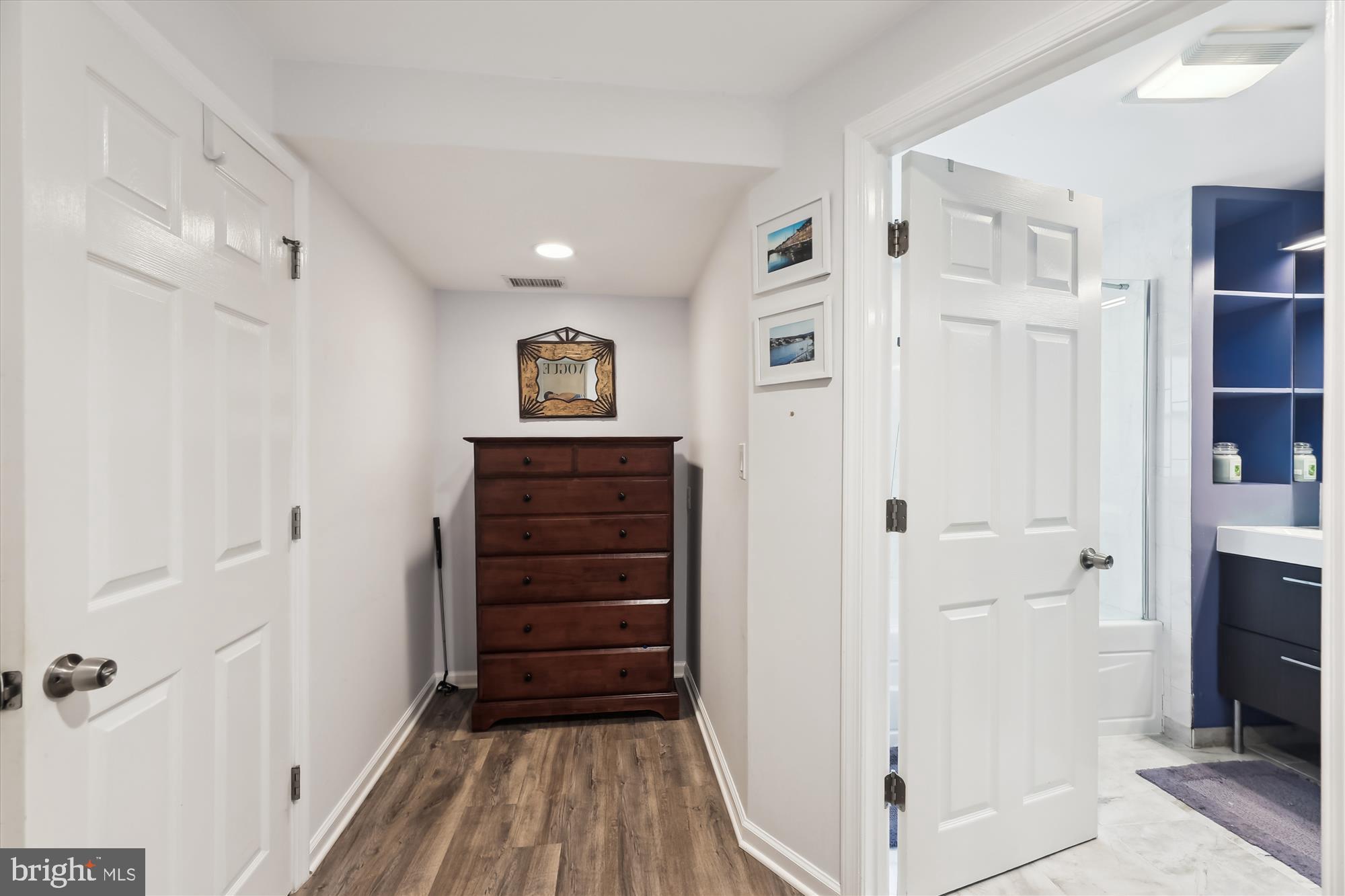 BROYHILL PARK - Residential Lease