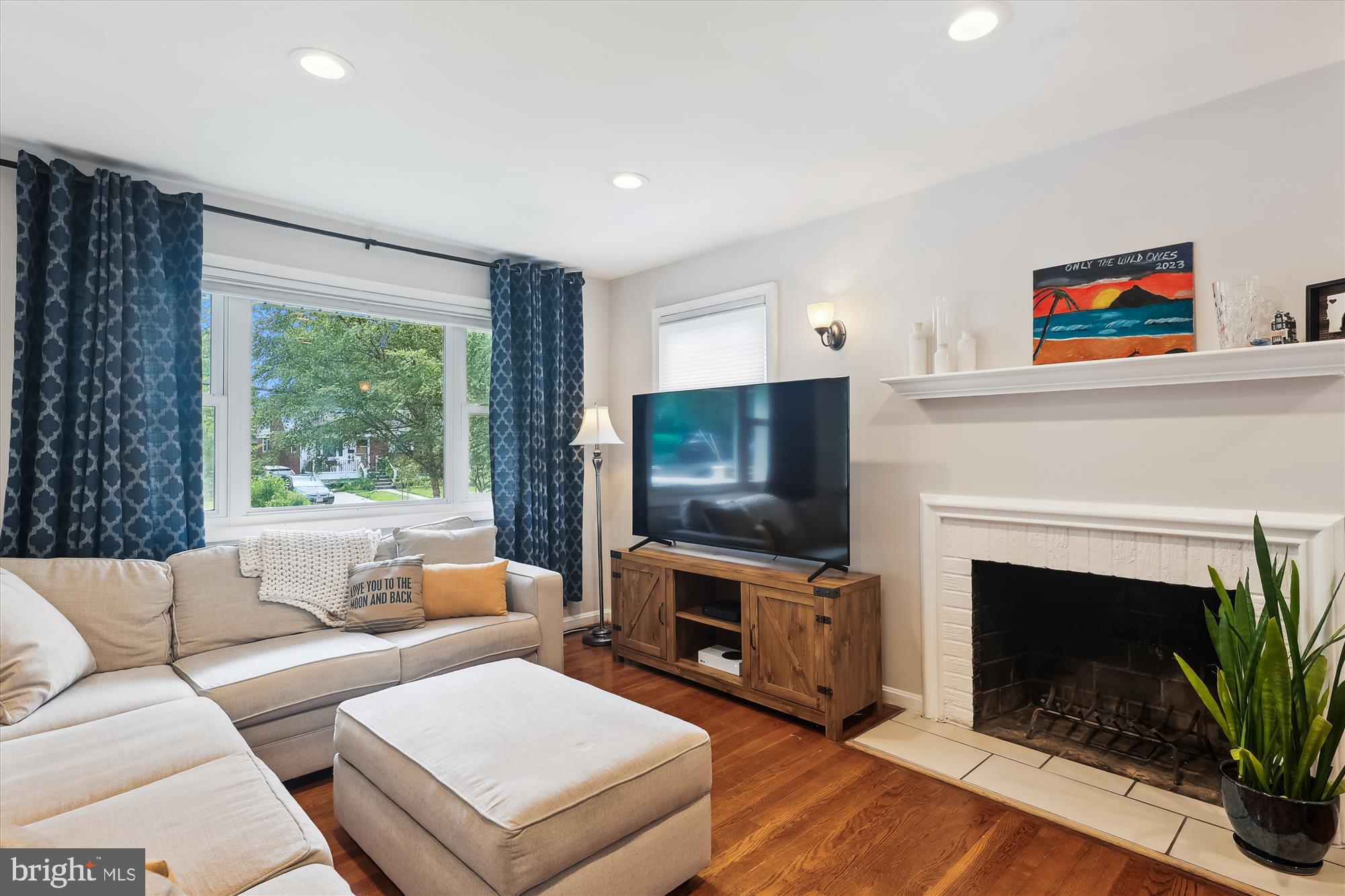 BROYHILL PARK - Residential Lease