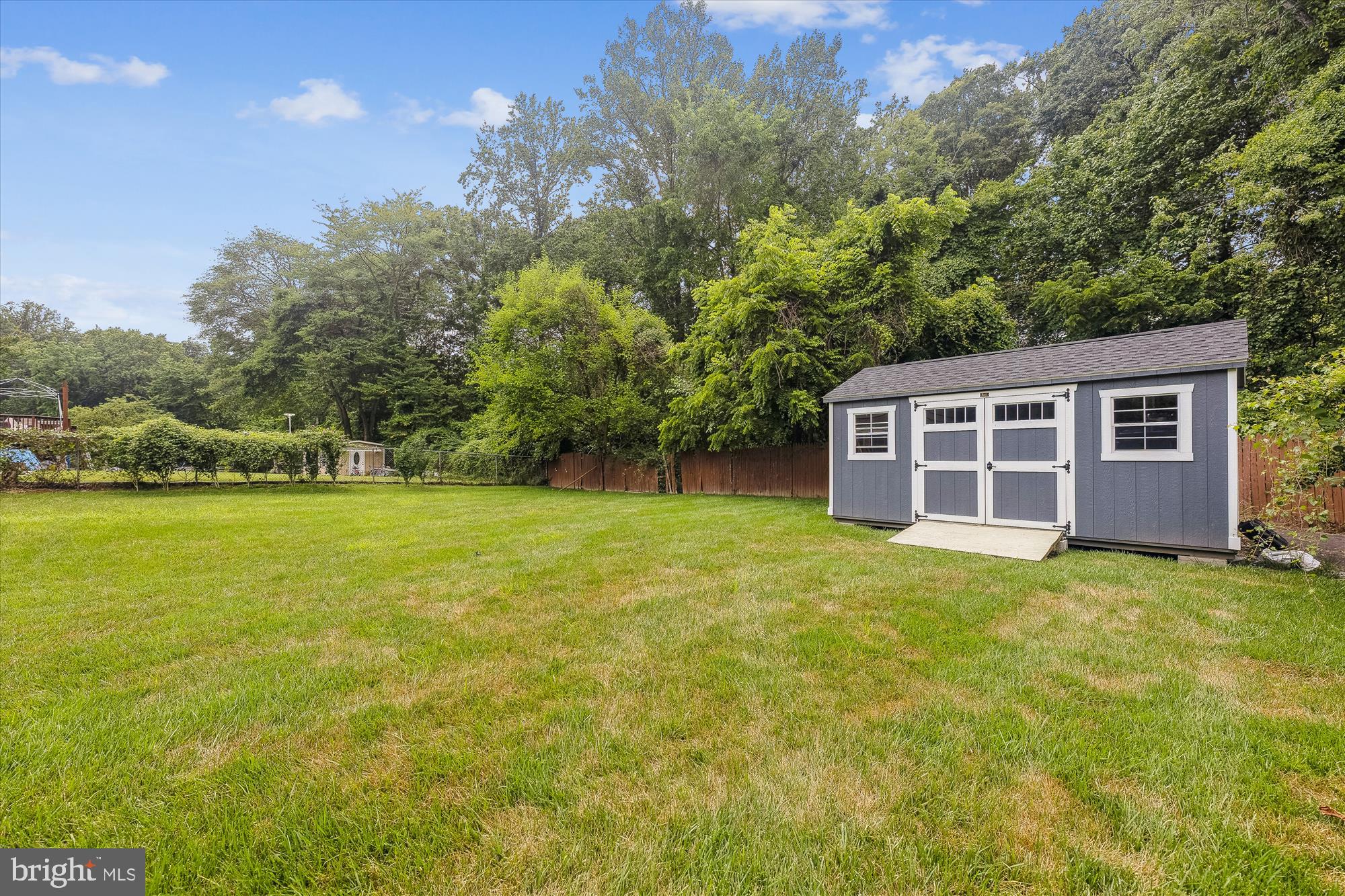 BROYHILL PARK - Residential Lease