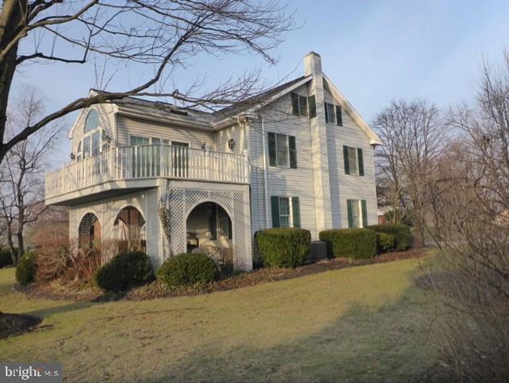 Photo of 4686 ORIOLE AVE, COLUMBIA, PA 17512 (MLS # PALA2030878)