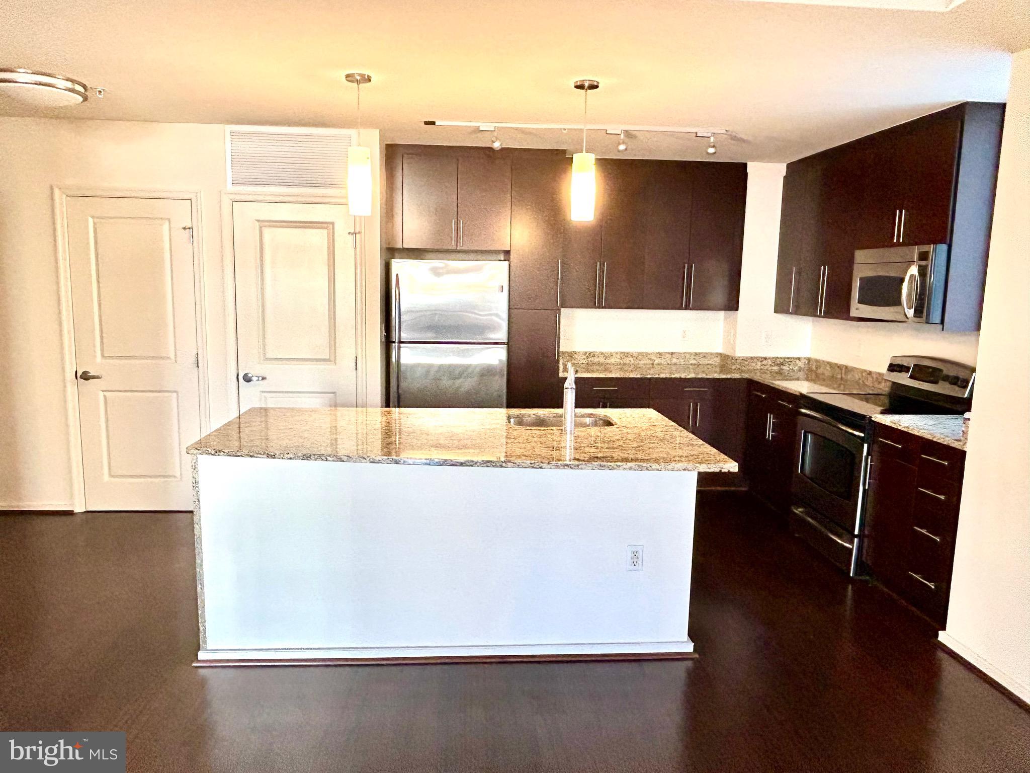 UNIVERSITY TOWN CENTER - Residential