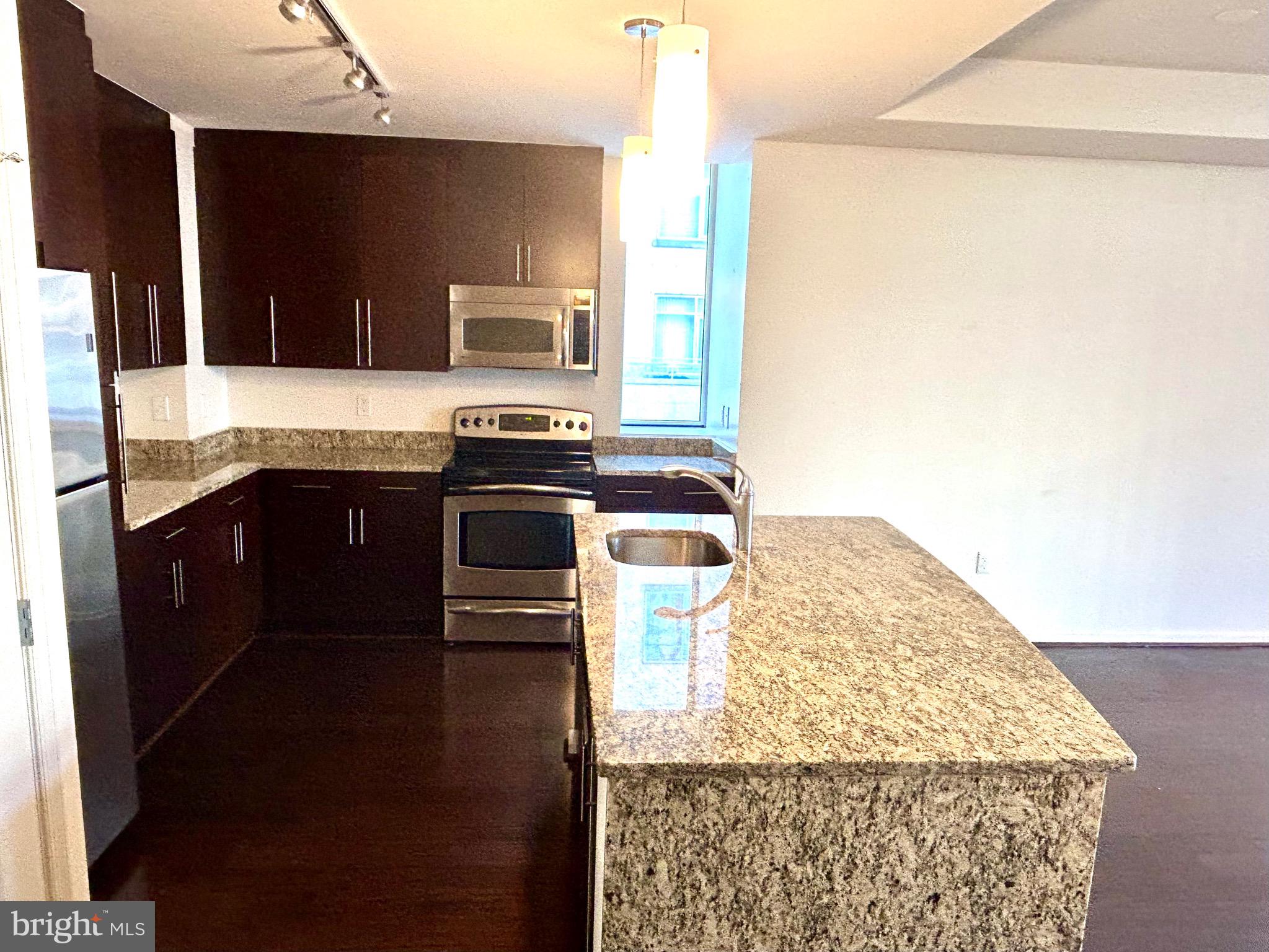 UNIVERSITY TOWN CENTER - Residential