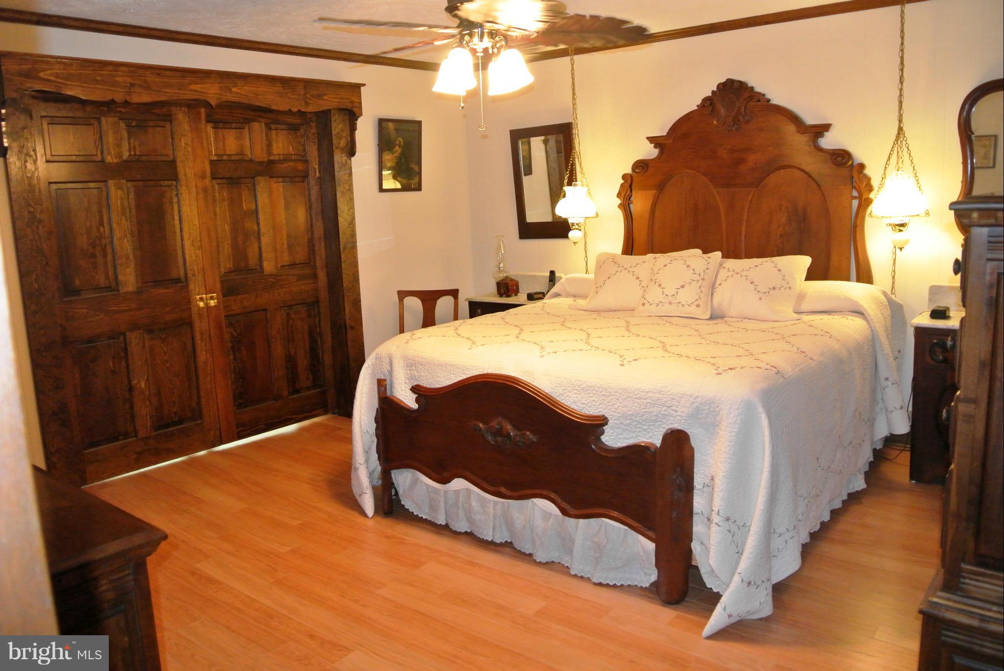 GOLDEN BEACH - Residential