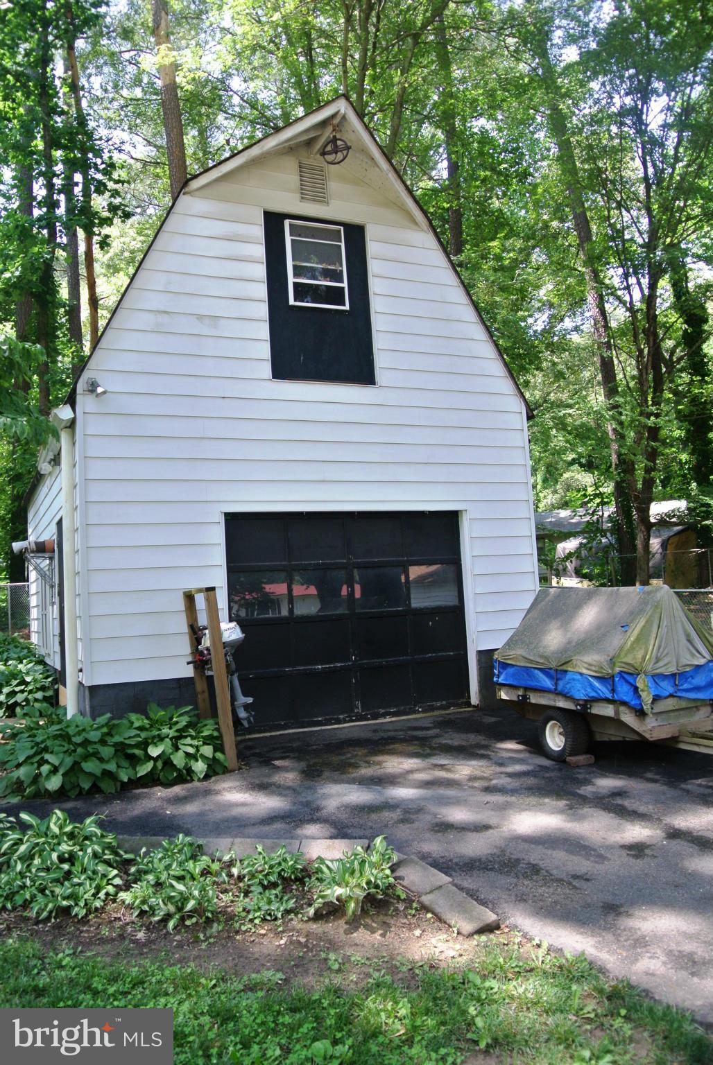 GOLDEN BEACH - Residential