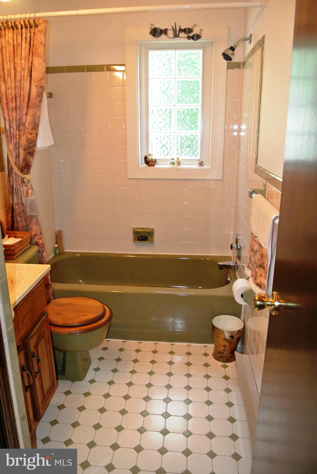 GOLDEN BEACH - Residential