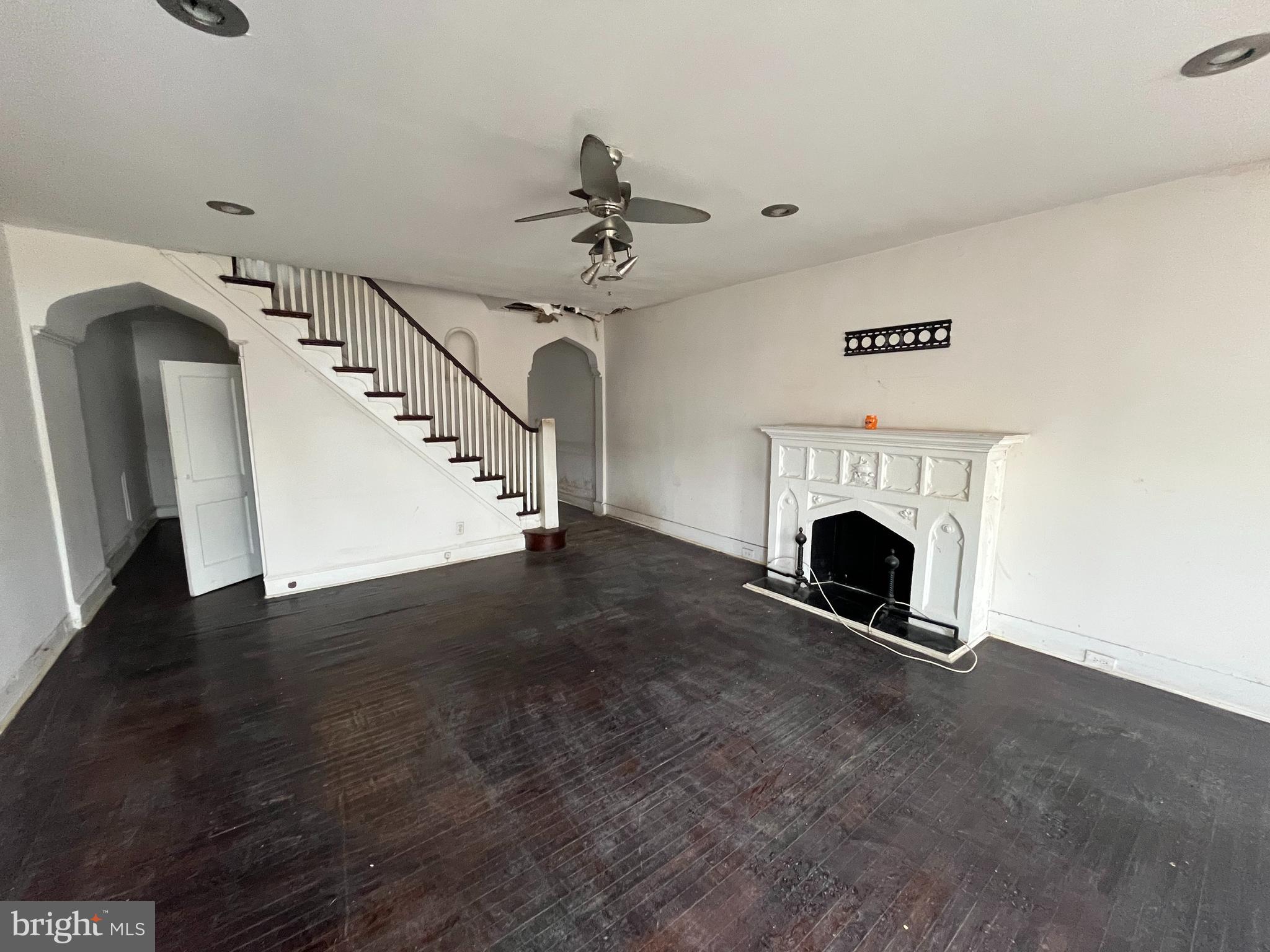 WEST OAK LANE - Residential