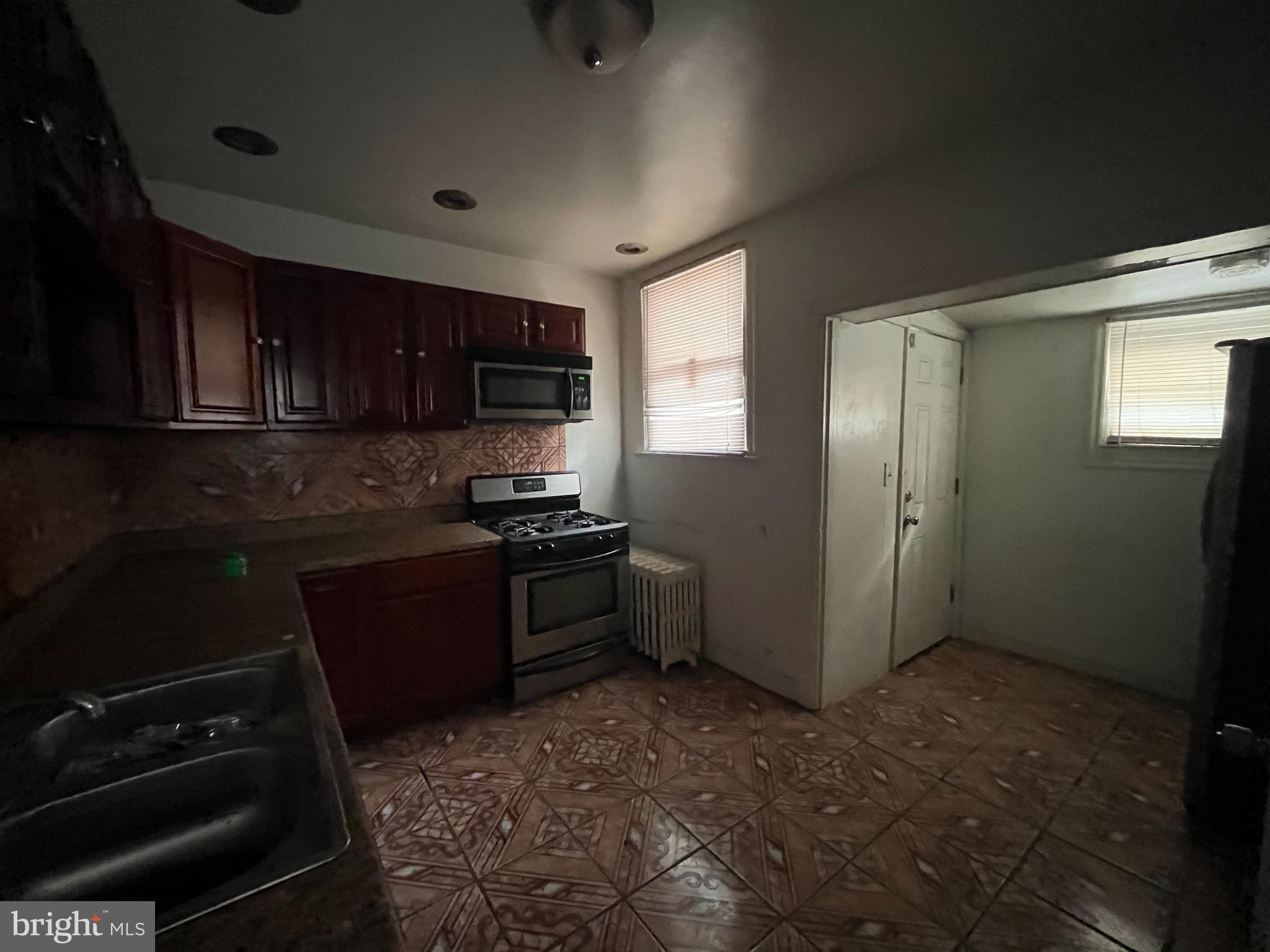 WEST OAK LANE - Residential