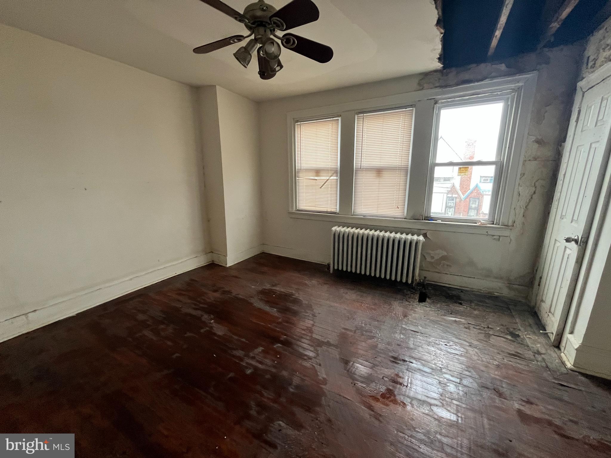 WEST OAK LANE - Residential