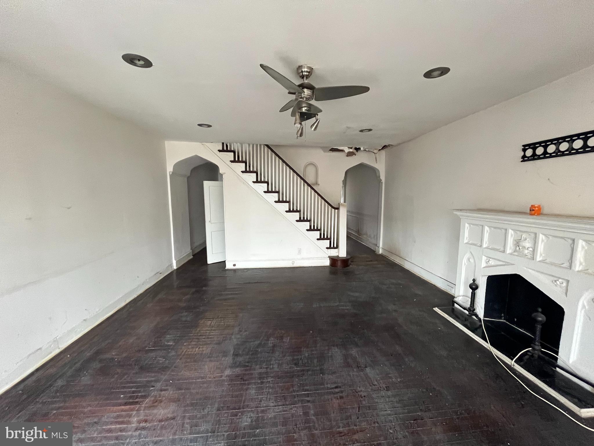 WEST OAK LANE - Residential