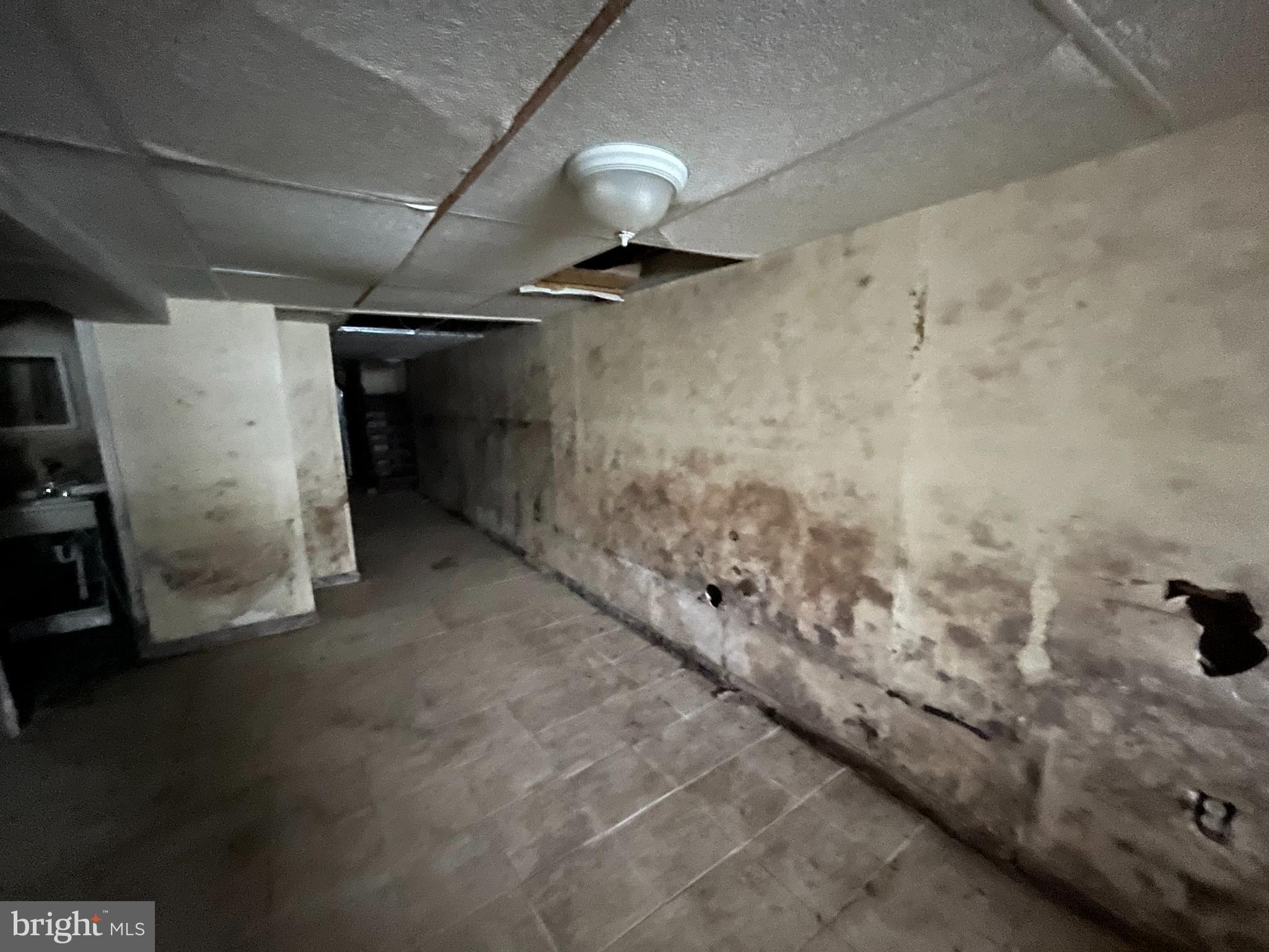 WEST OAK LANE - Residential