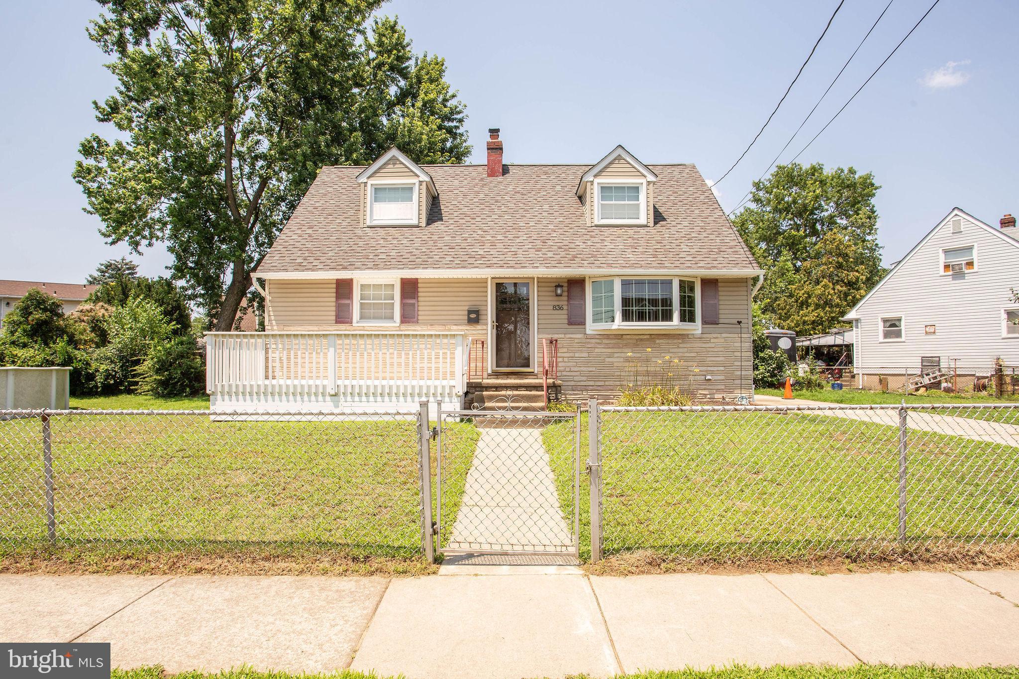 836 DEVENNEY DRIVE