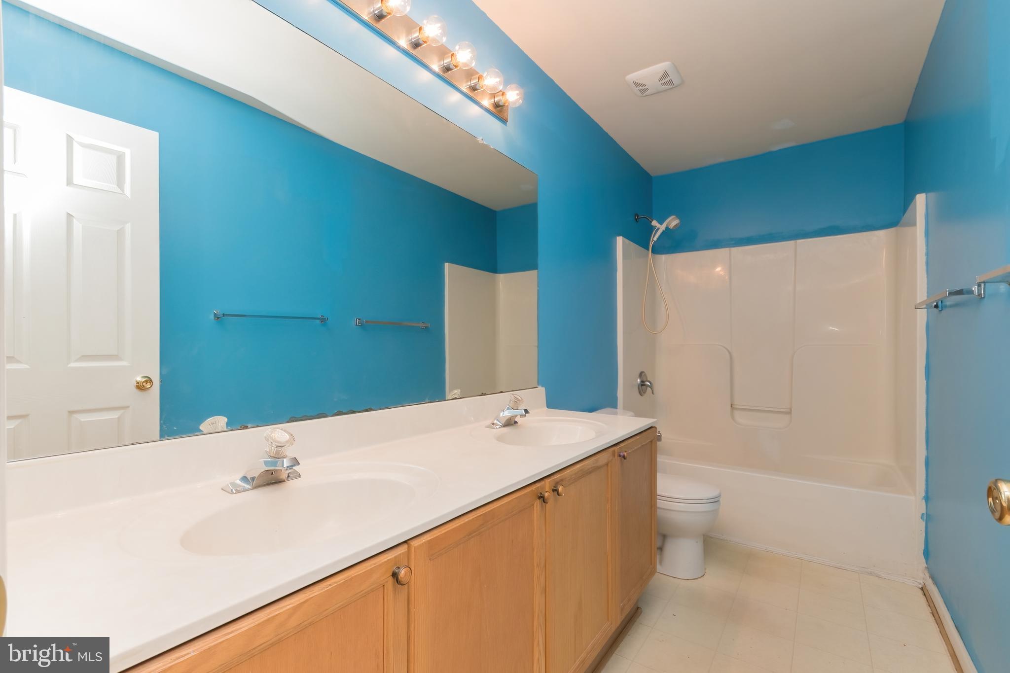 LAUREL RIDGE - Residential