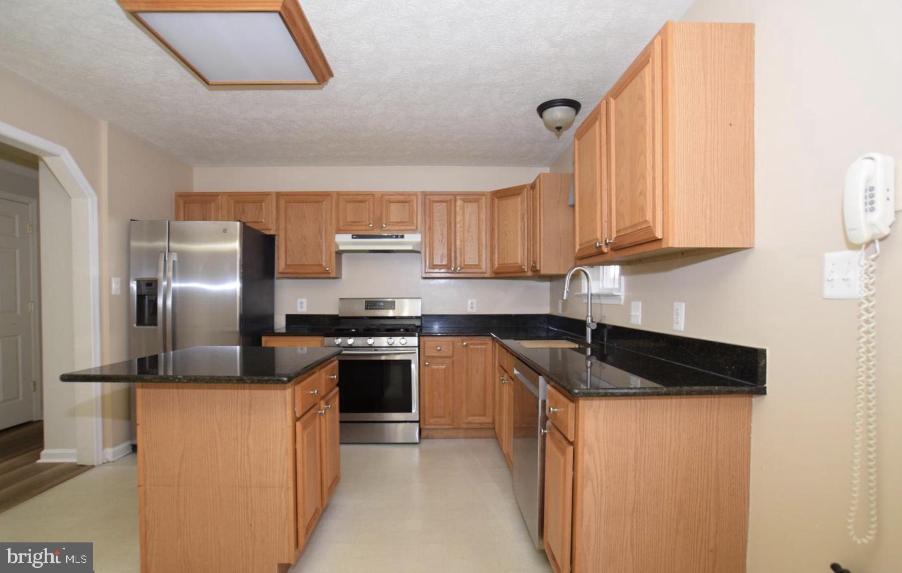 SMOKETREE - Residential Lease