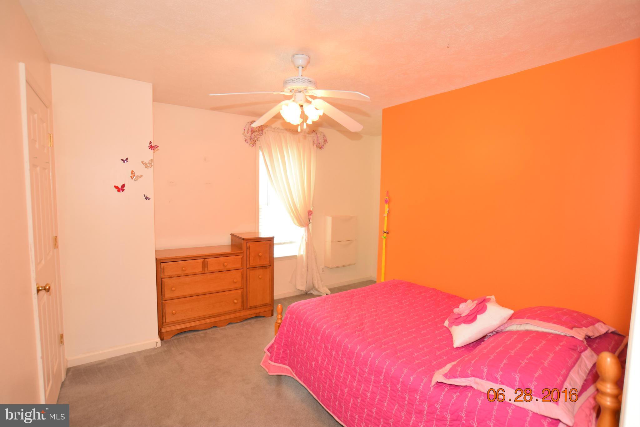 SMOKETREE - Residential Lease