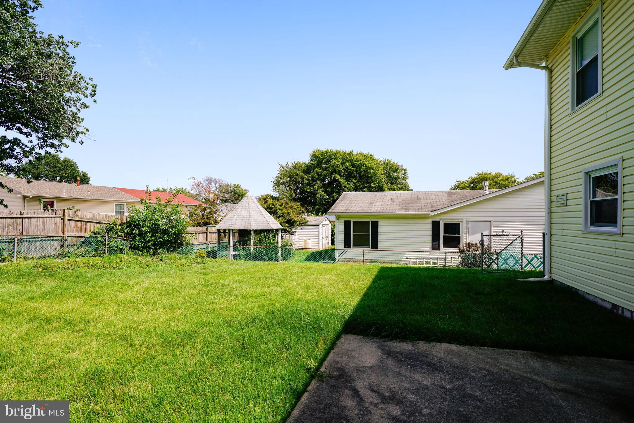 MAPLE RIDGE - Residential Lease