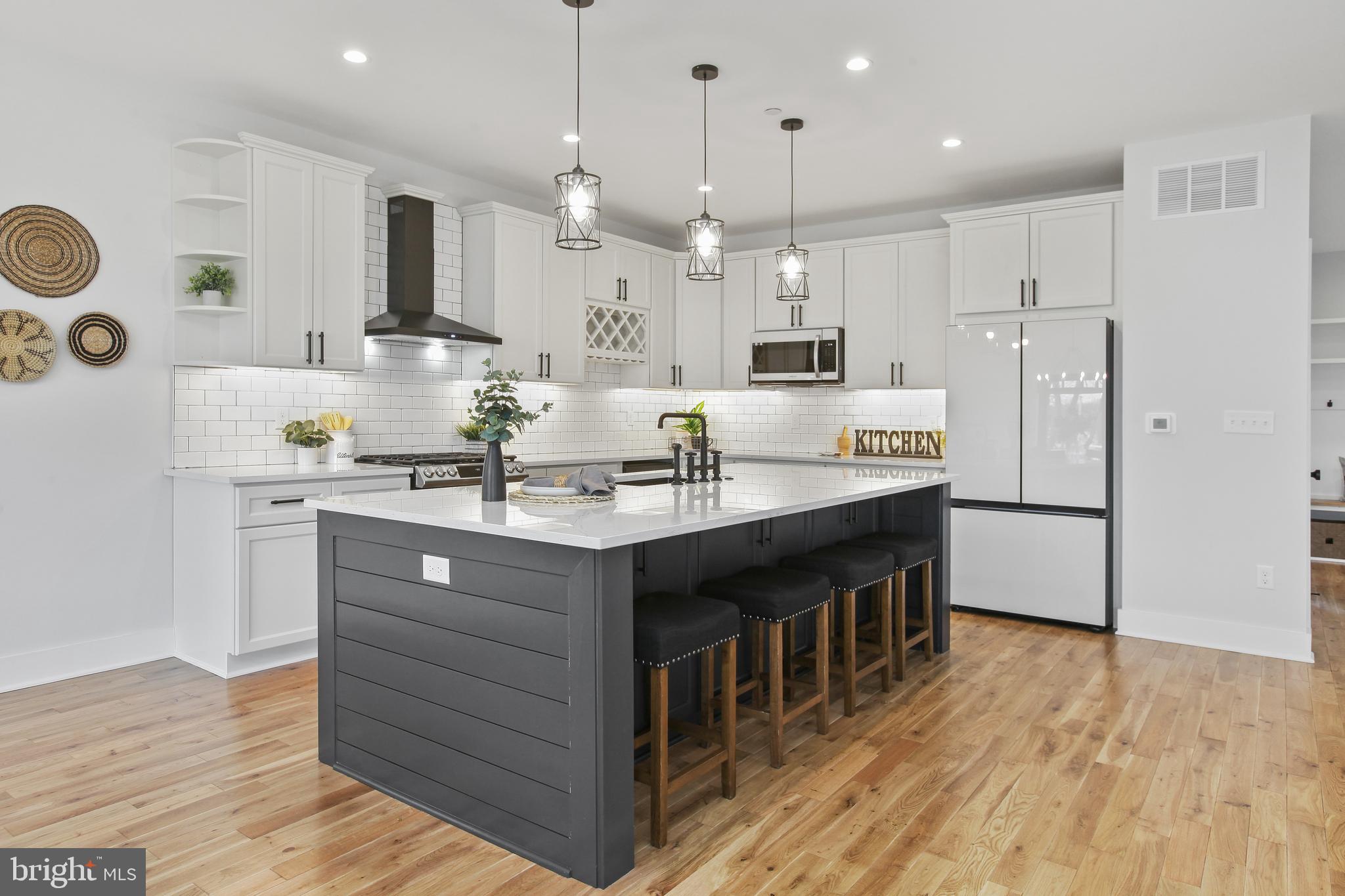 SENECA PARK - Residential