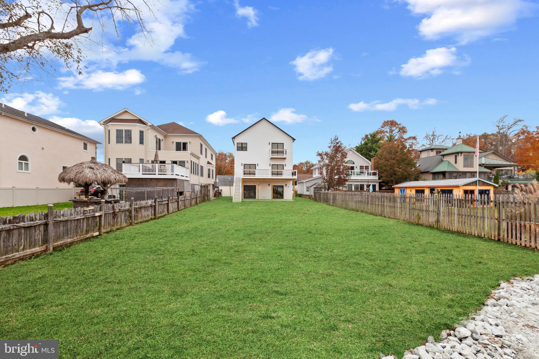 SENECA PARK - Residential