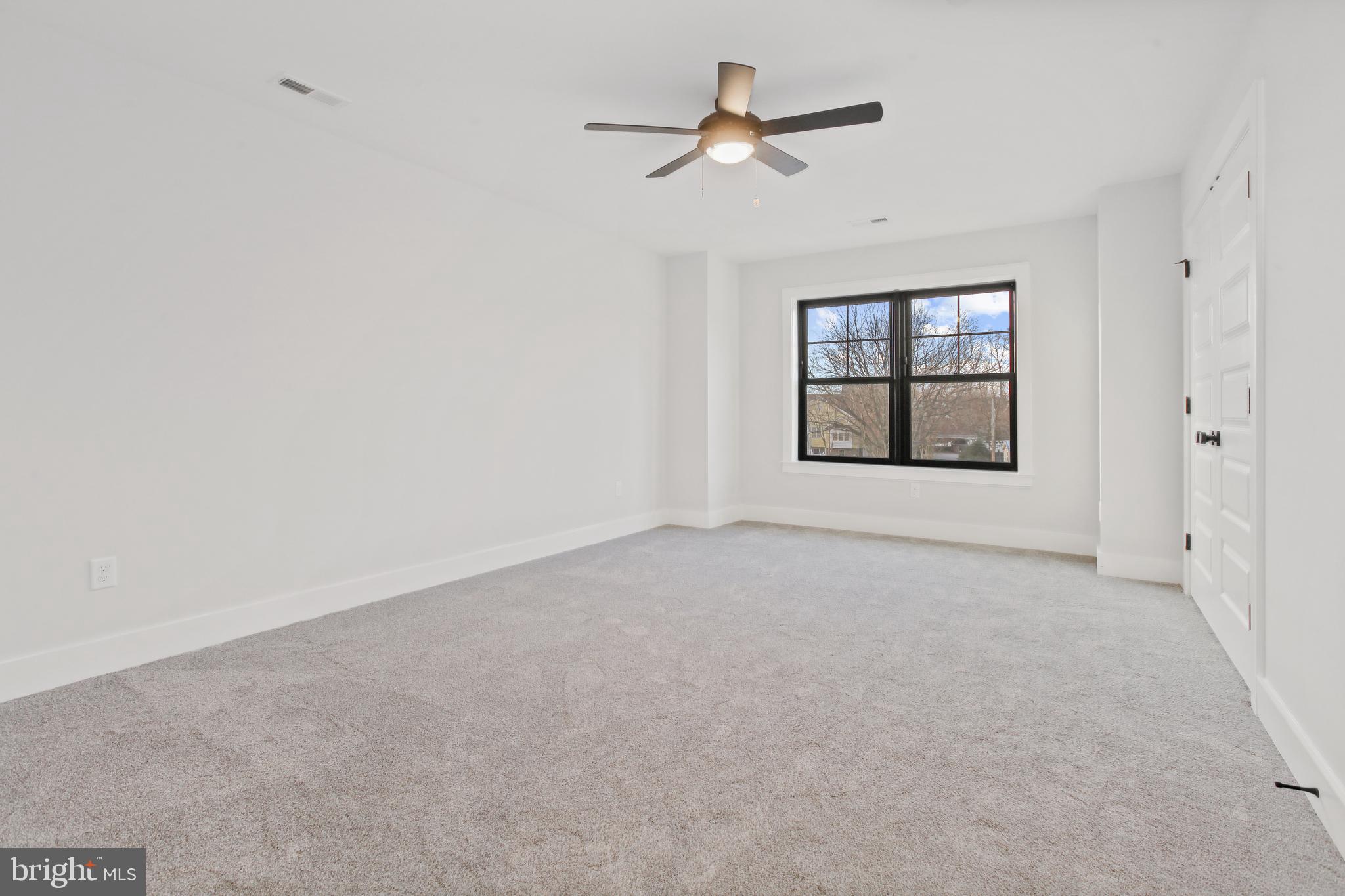 SENECA PARK - Residential