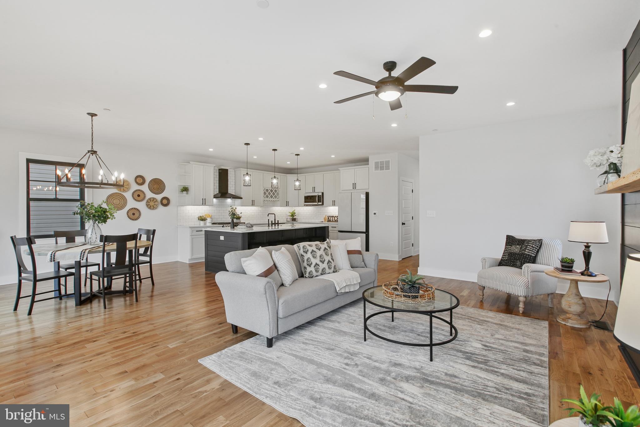 SENECA PARK - Residential