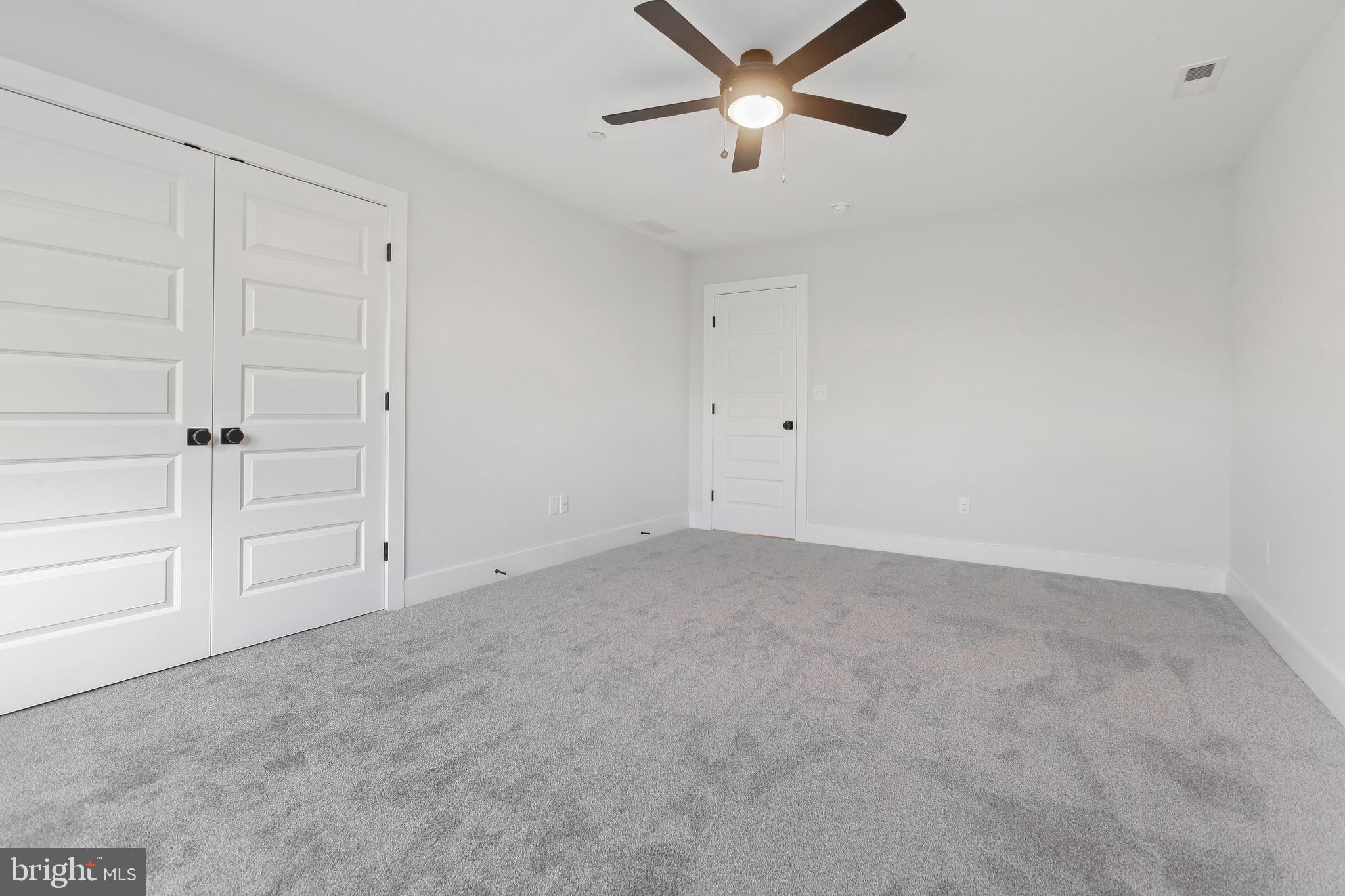 SENECA PARK - Residential