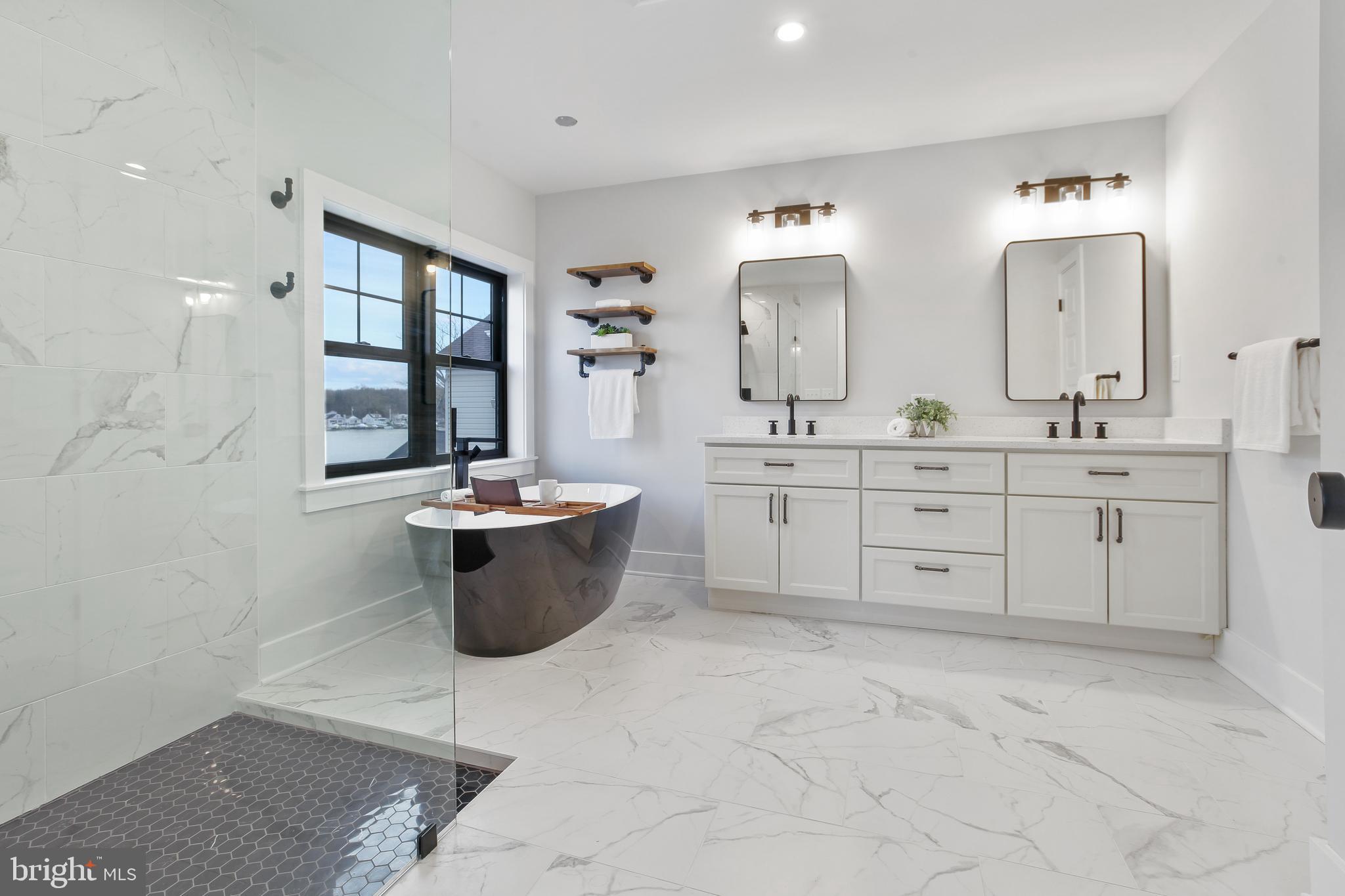 SENECA PARK - Residential