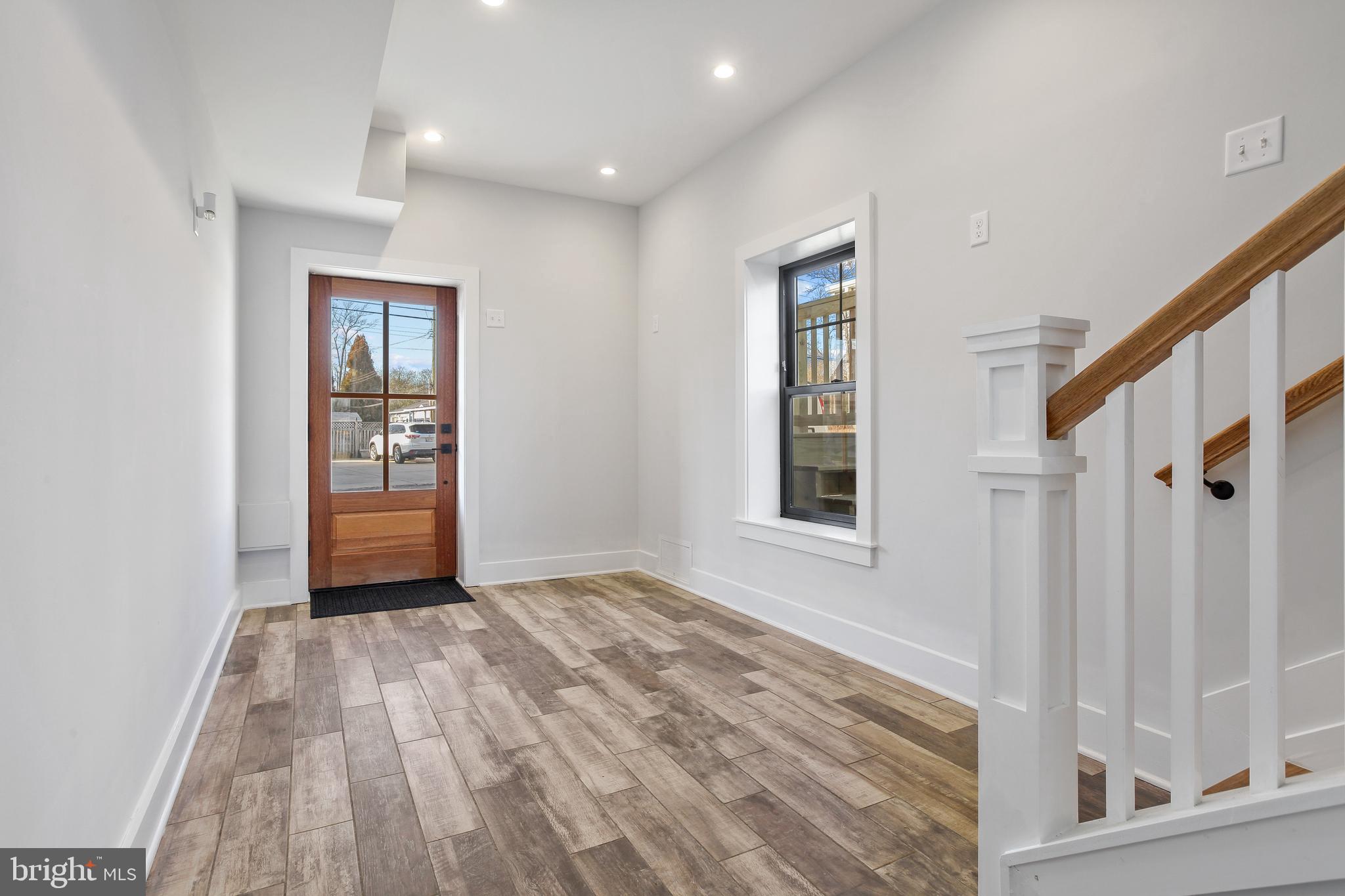SENECA PARK - Residential