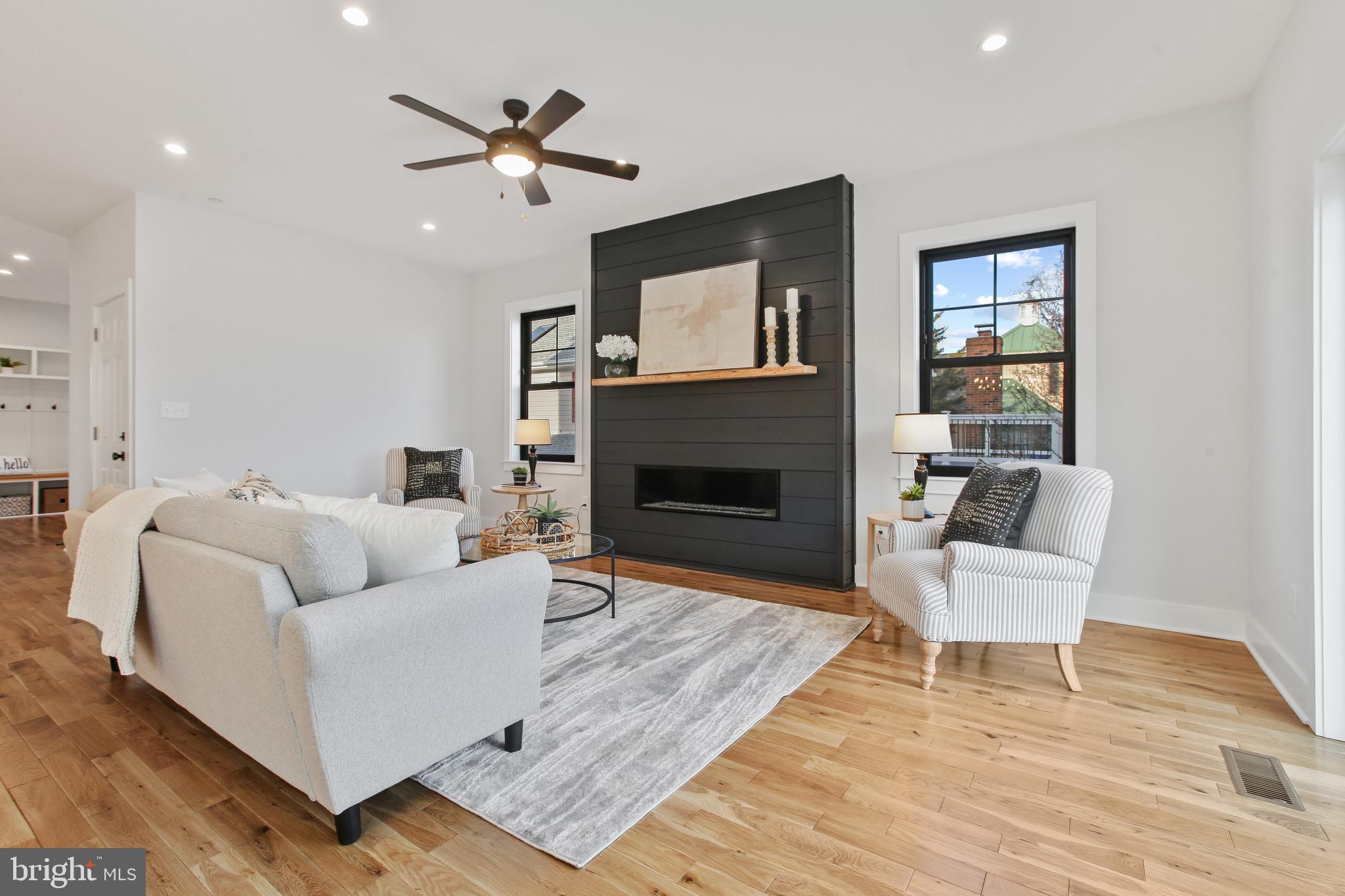SENECA PARK - Residential
