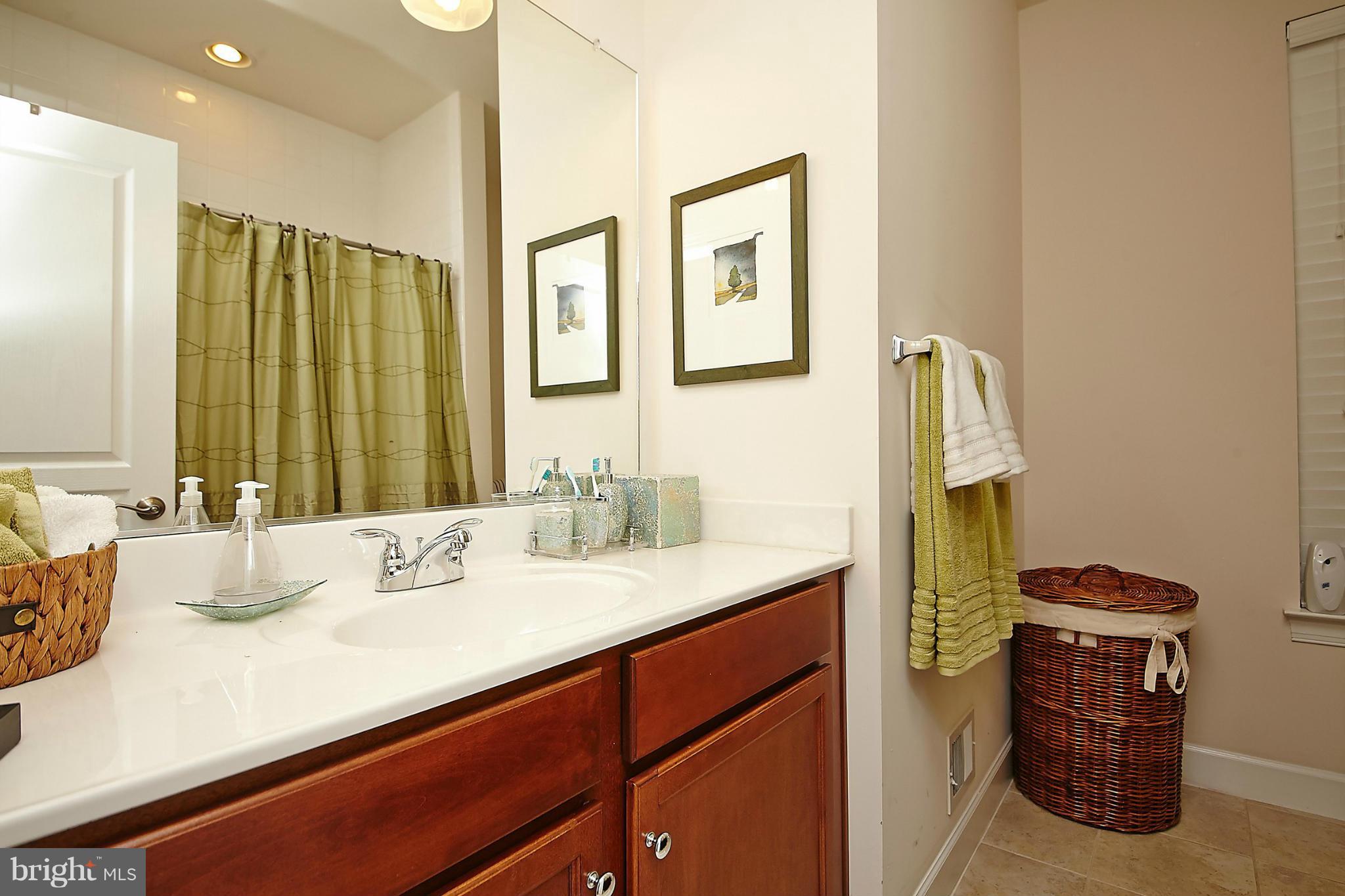 JAGUAR/YORKTOWN - Residential