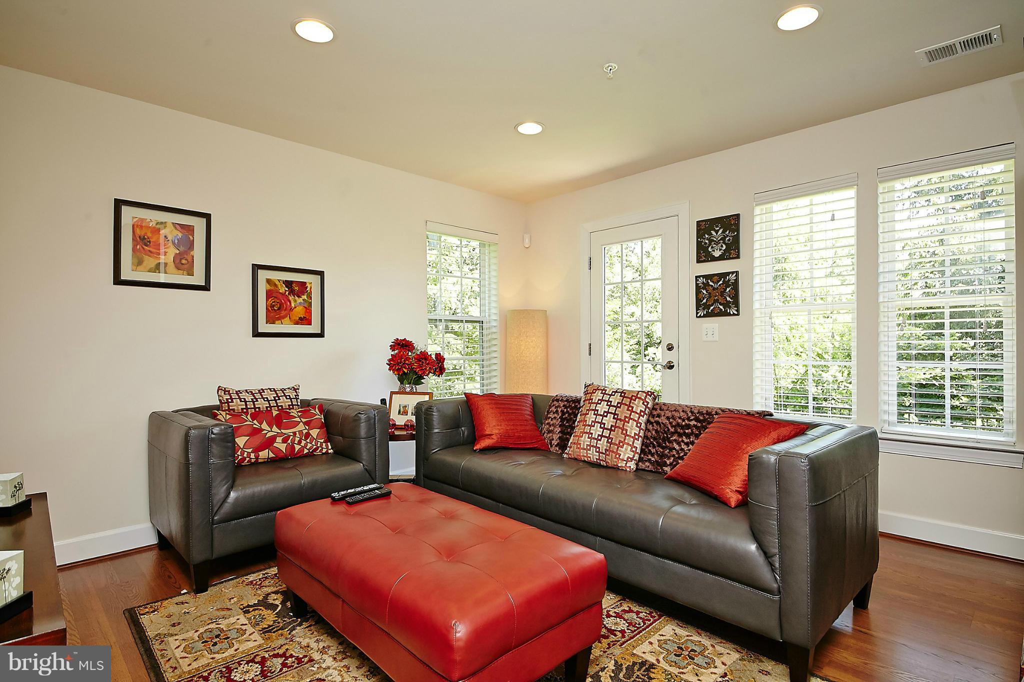 JAGUAR/YORKTOWN - Residential