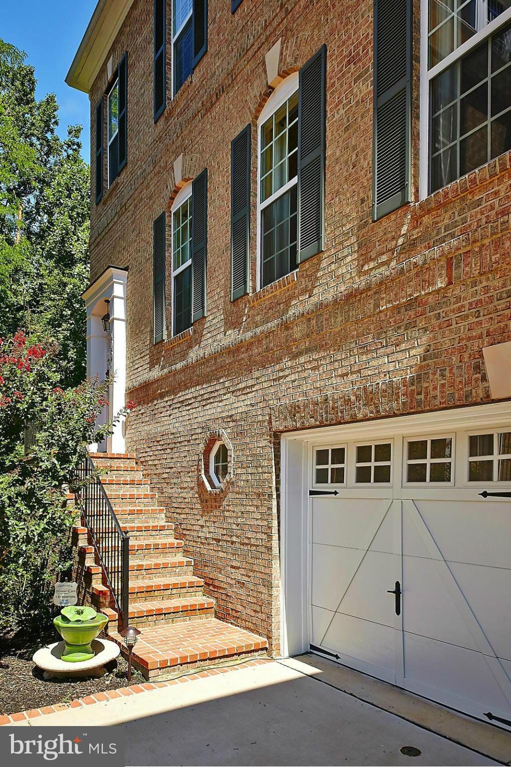 JAGUAR/YORKTOWN - Residential