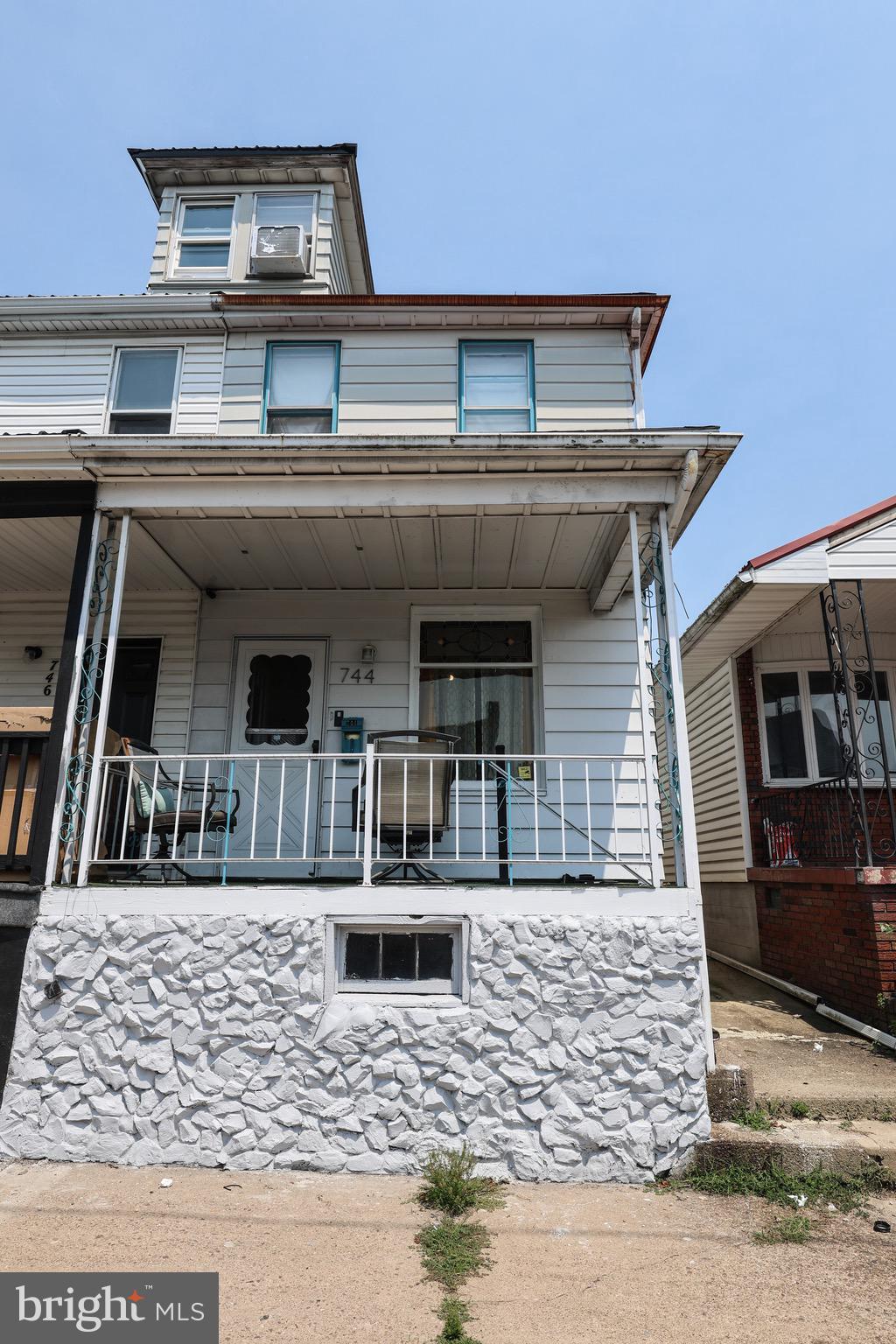 744 CHESTNUT STREET