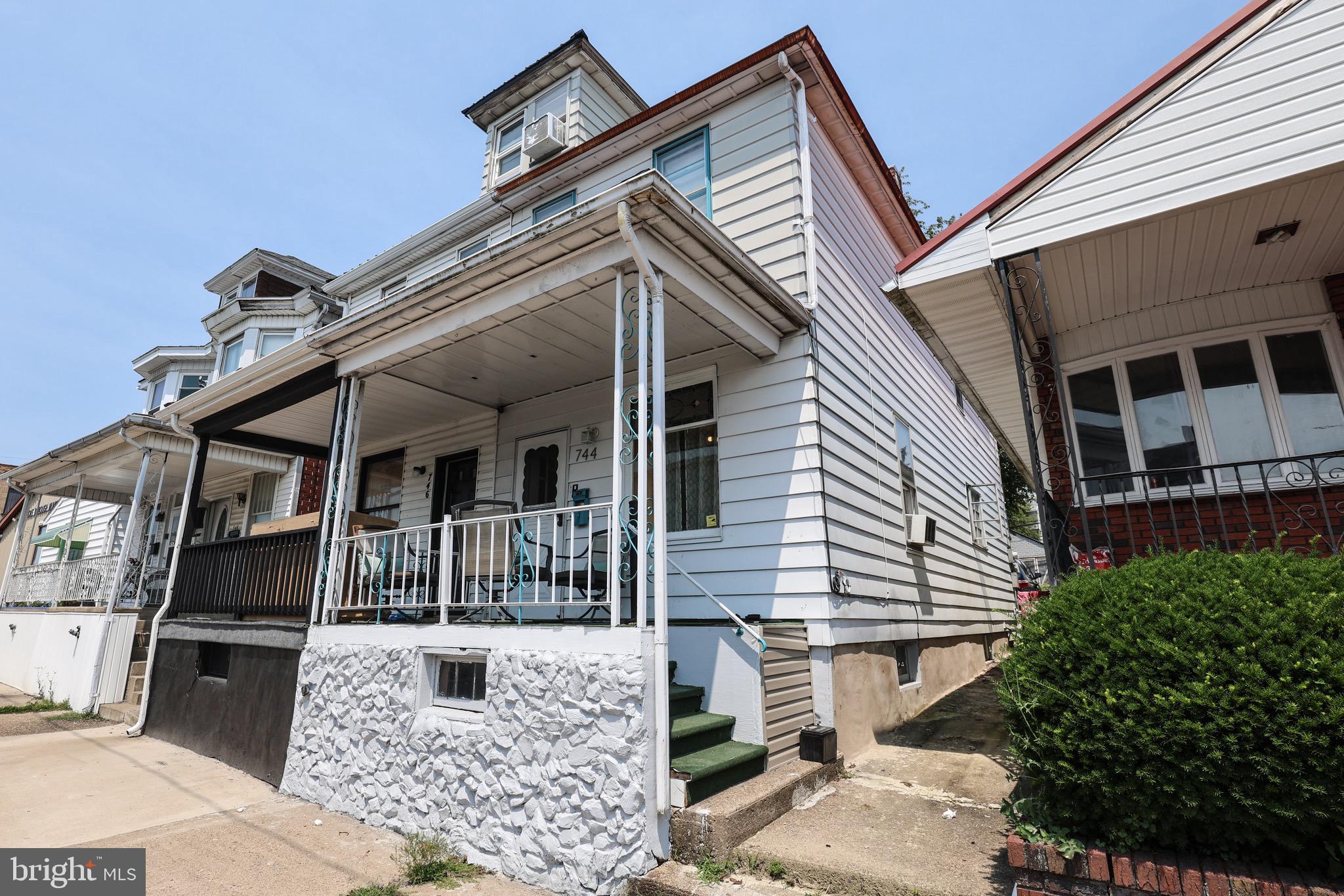 744 CHESTNUT STREET