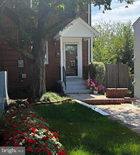 Photo of 102 S Ingram Street, ALEXANDRIA, VA 22304 (MLS # VAAX2065714)