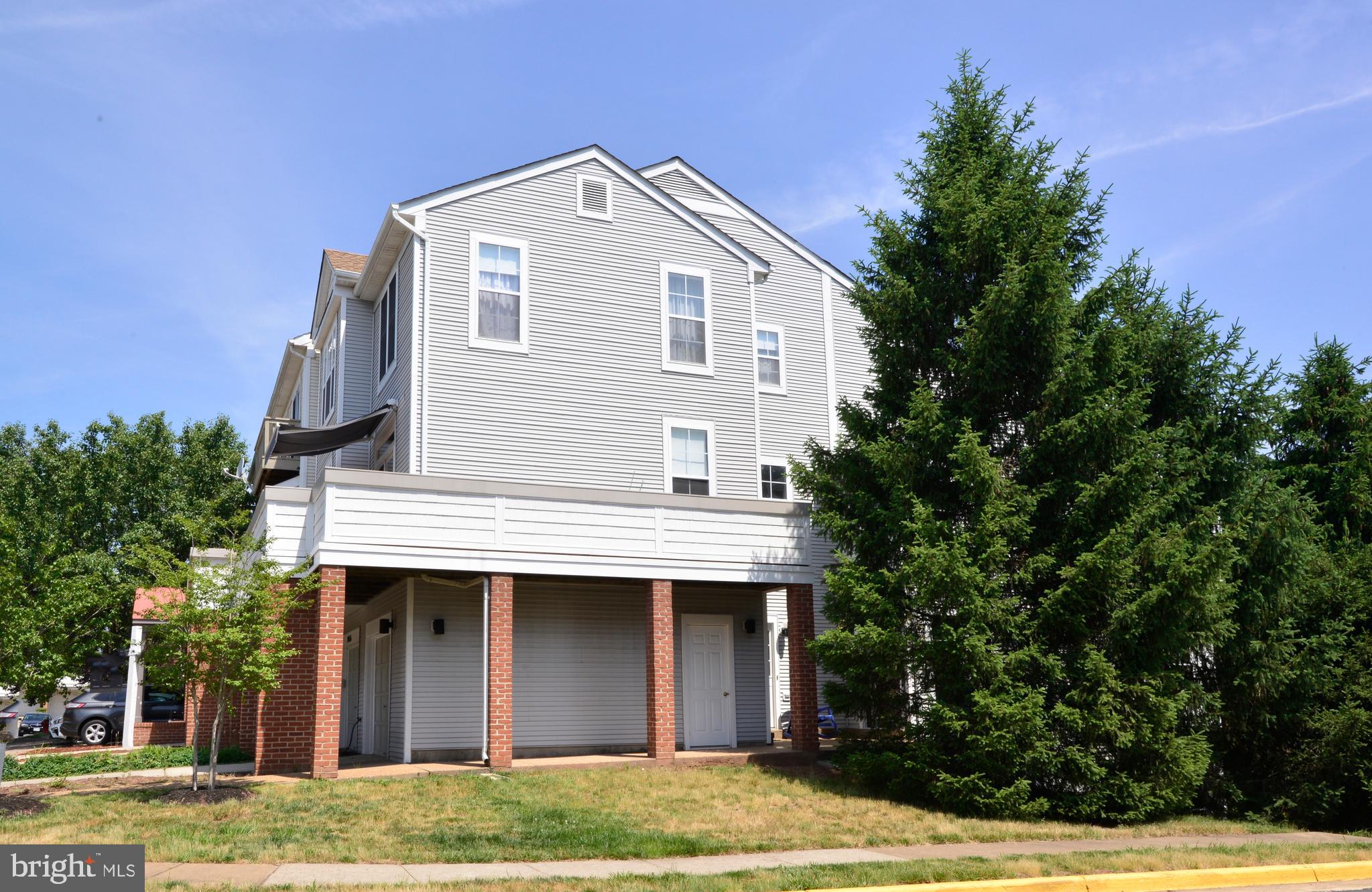 ASHBURN VILLAGE - Residential Lease