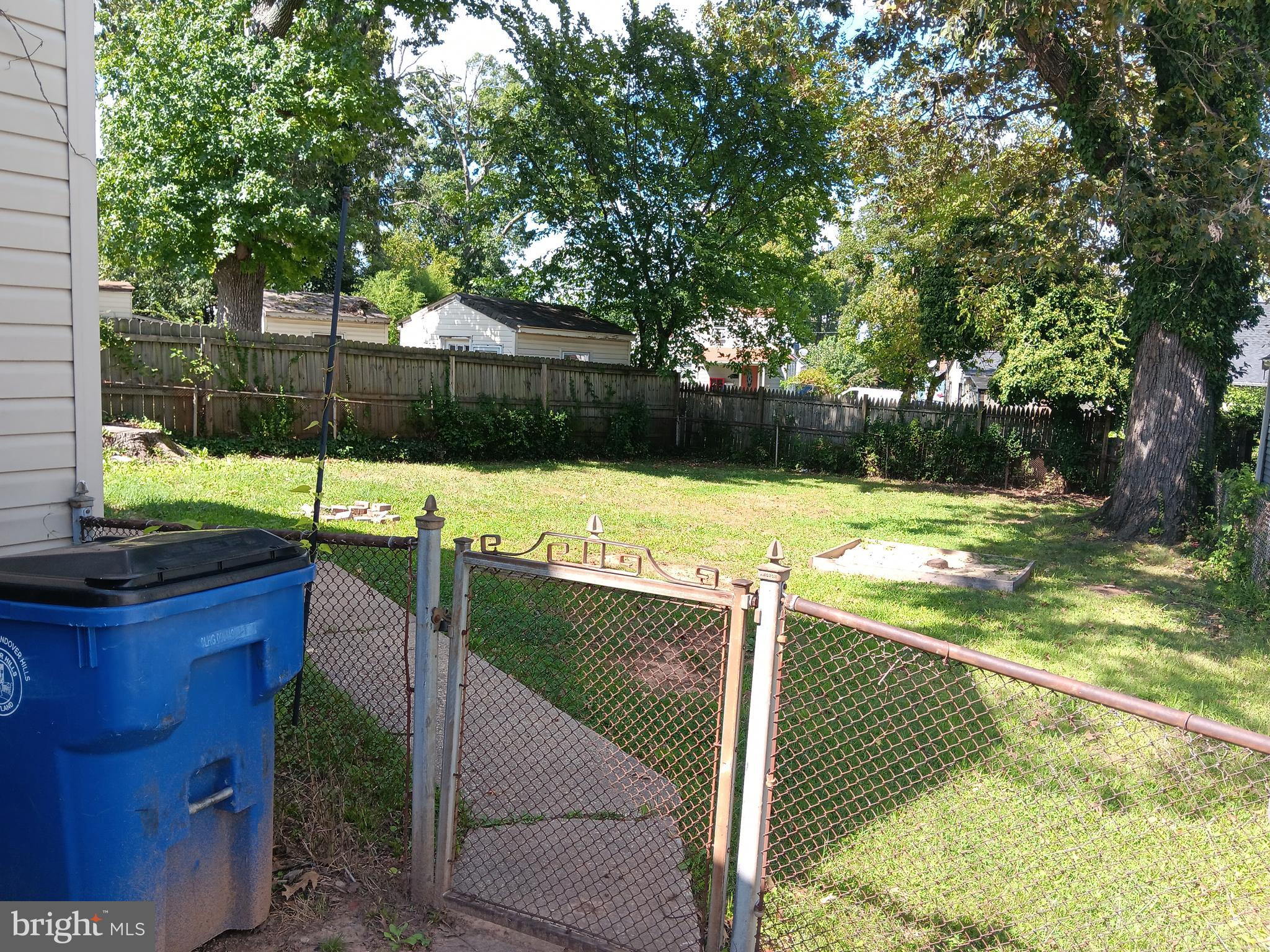 LANDOVER HILLS - Residential